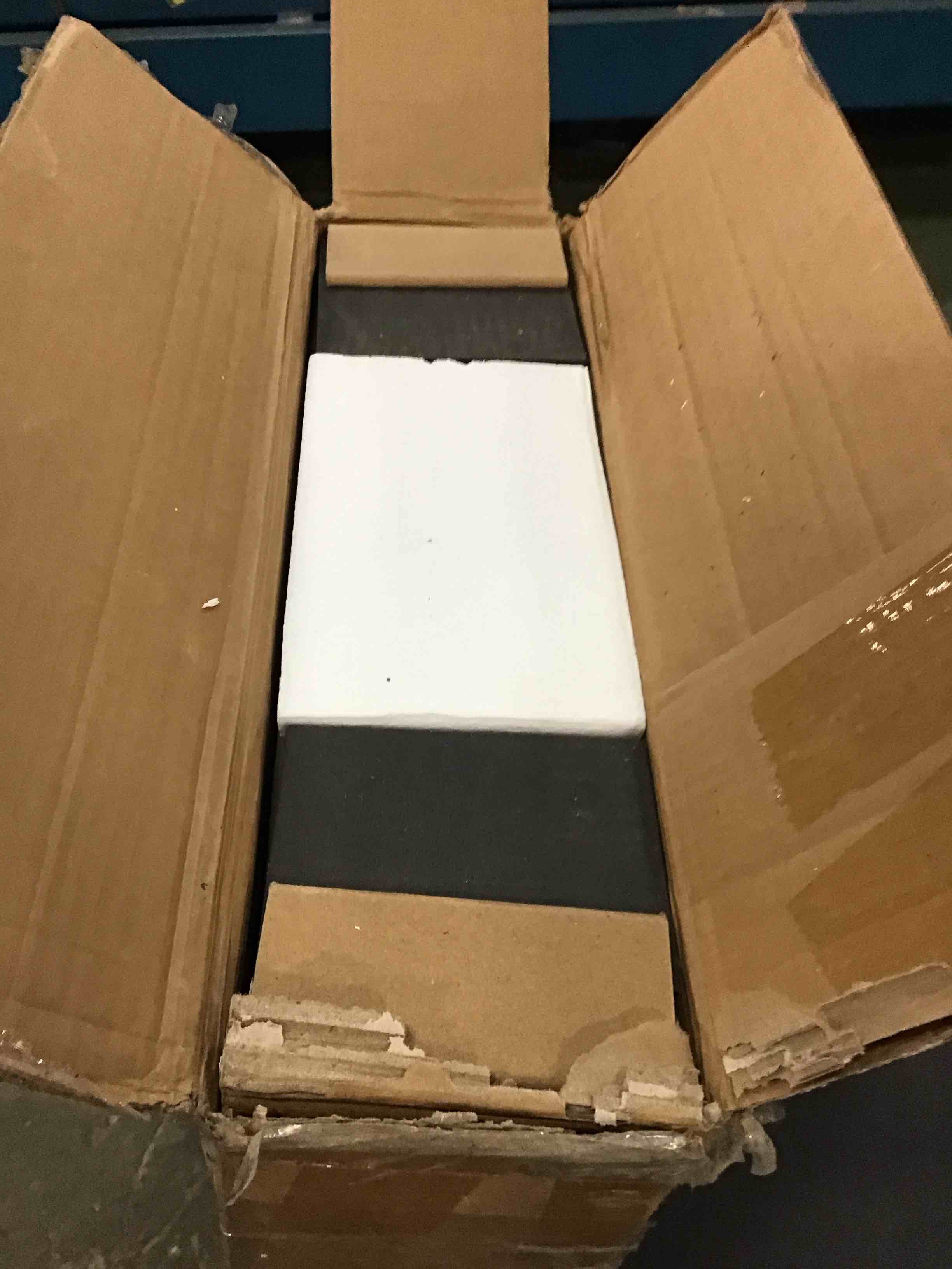 https://s3.amazonaws.com/lotting-images-prod/bidfta/BLU5821949_1705668026187.jpeg
