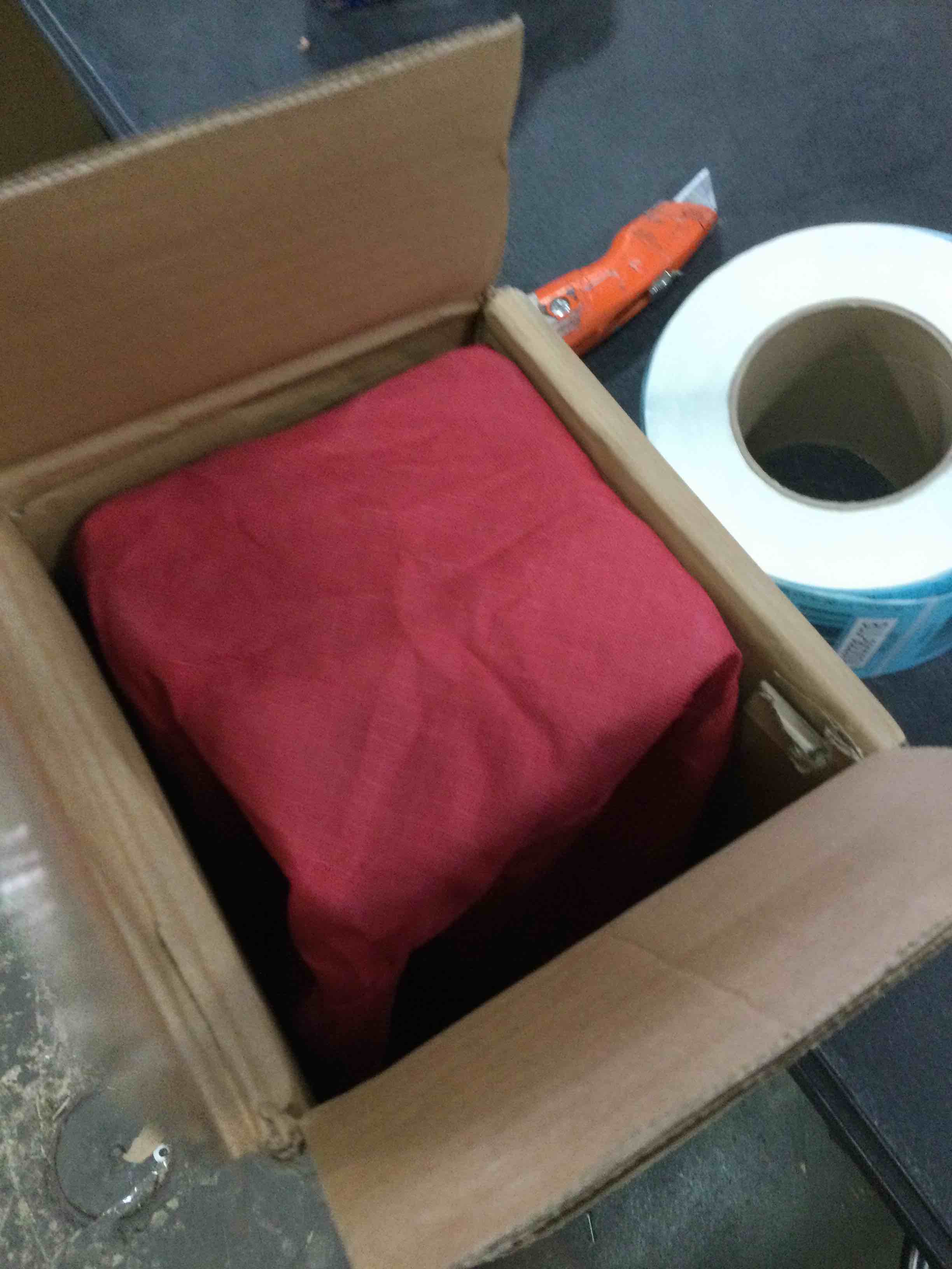 https://s3.amazonaws.com/lotting-images-prod/bidfta/BLU5822073_1705684377606.jpeg