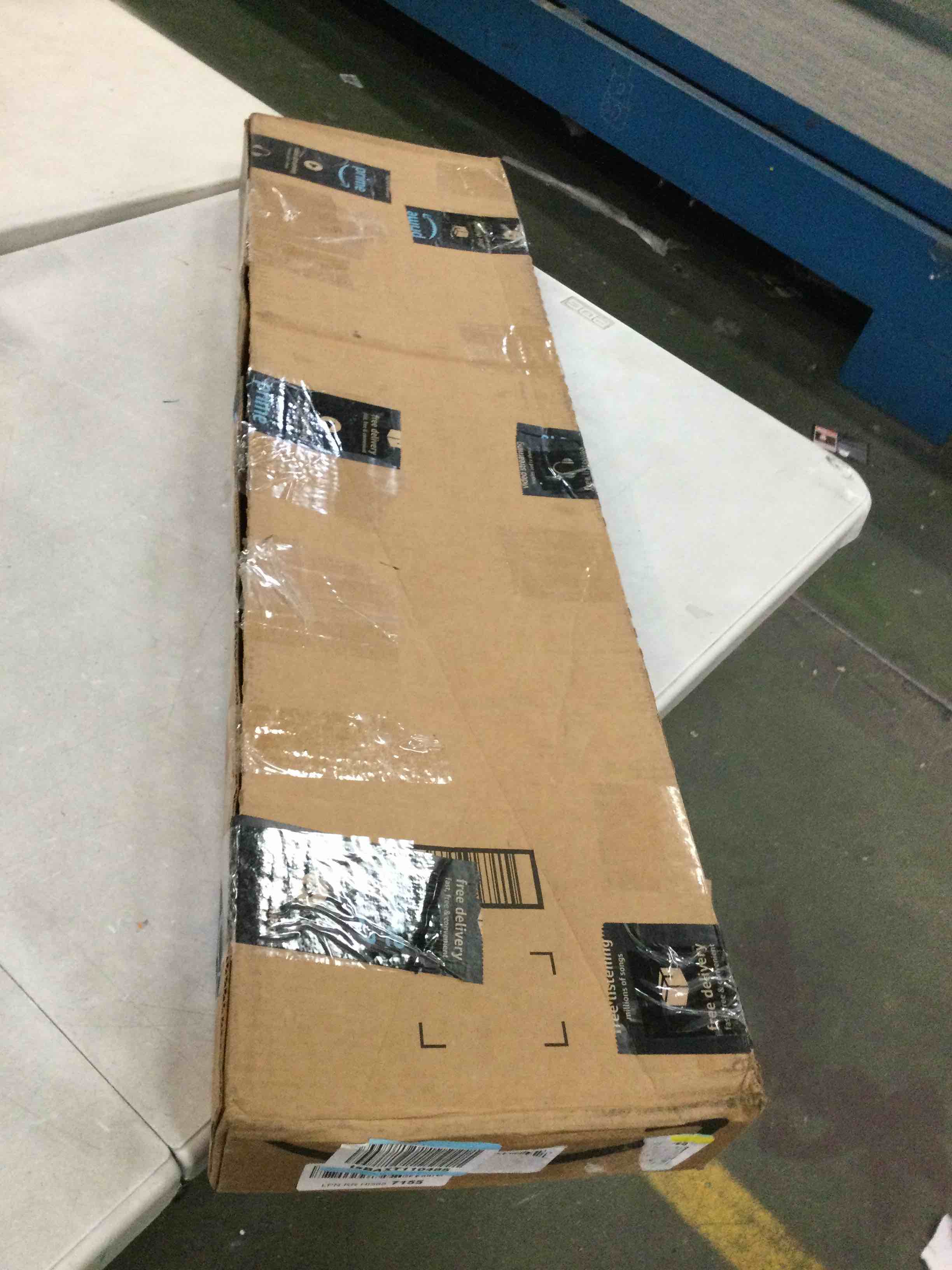 https://s3.amazonaws.com/lotting-images-prod/bidfta/BLU5822234_1705764219132.jpeg