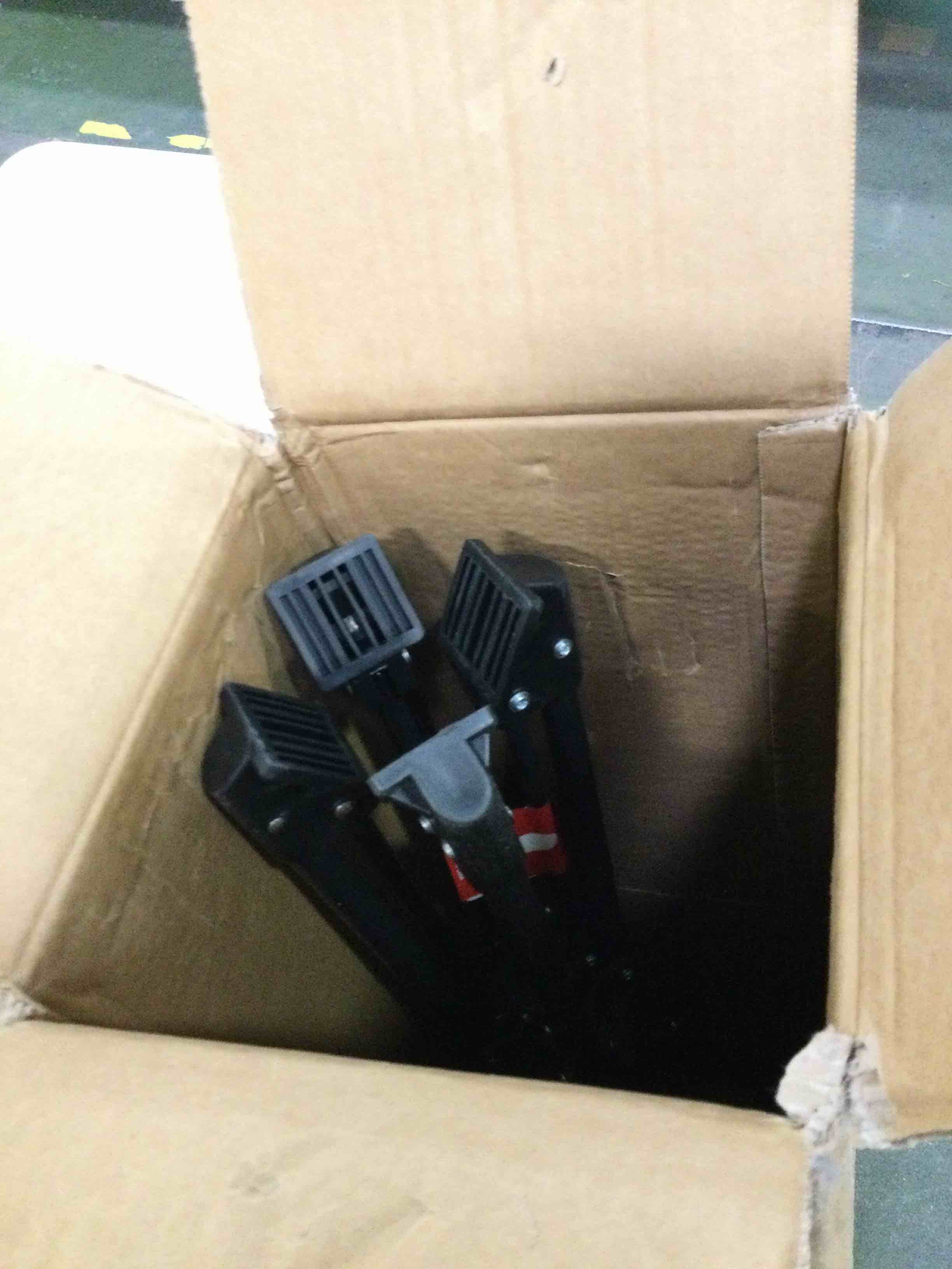 https://s3.amazonaws.com/lotting-images-prod/bidfta/BLU5822236_1705764461646.jpeg