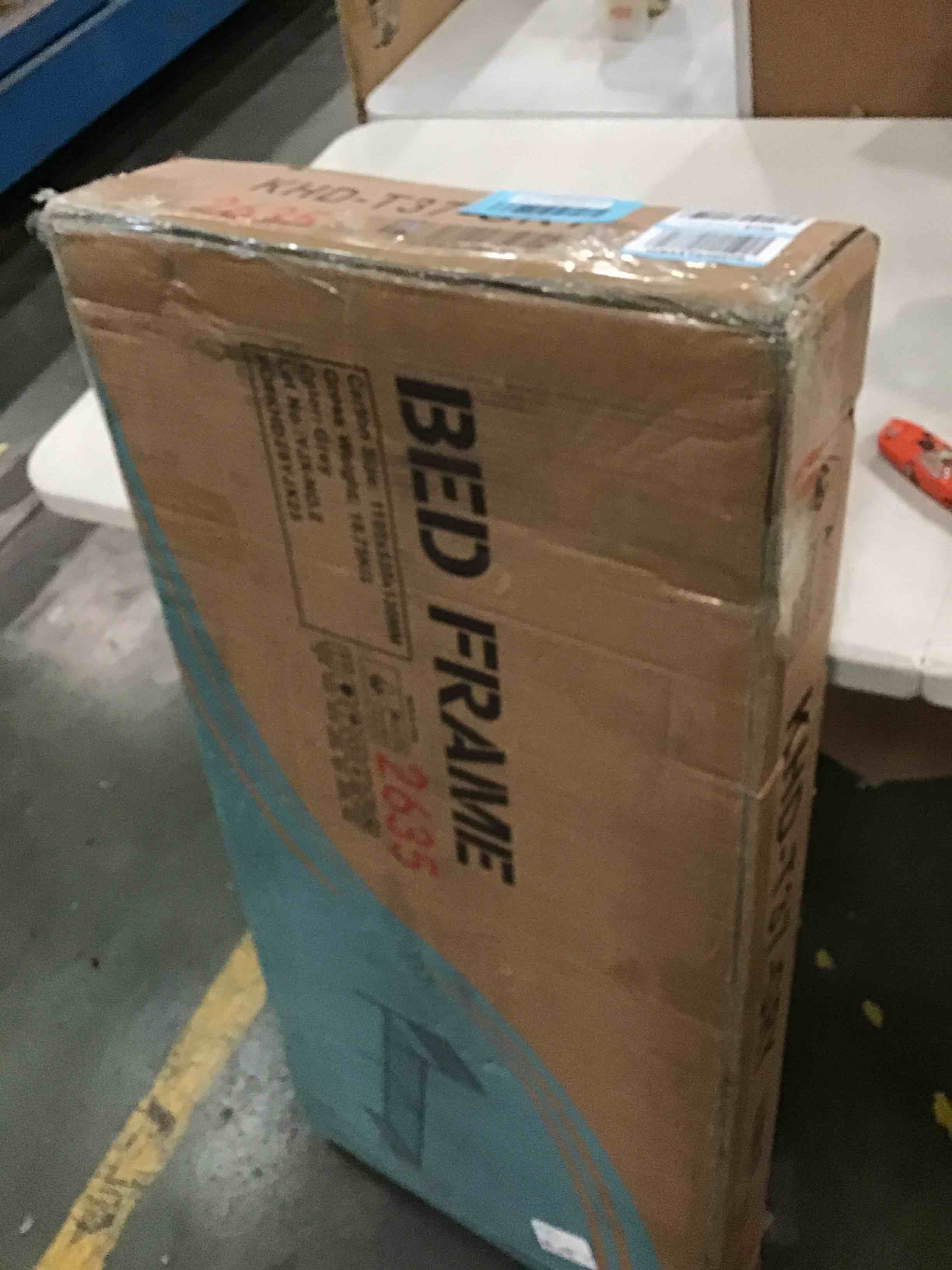 https://s3.amazonaws.com/lotting-images-prod/bidfta/BLU5822417_1705929981545.jpeg