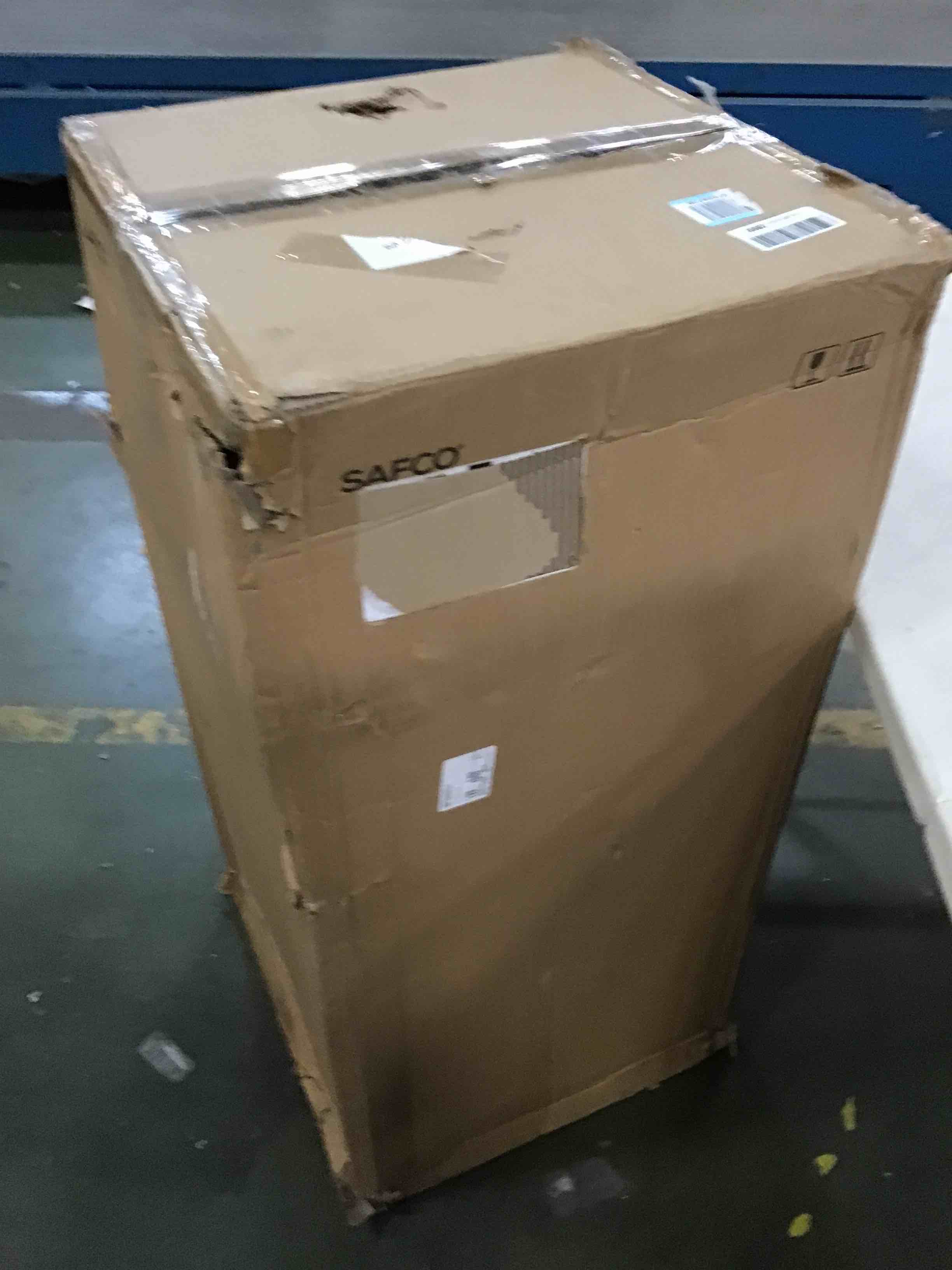 https://s3.amazonaws.com/lotting-images-prod/bidfta/BLU5822440_1705932420902.jpeg