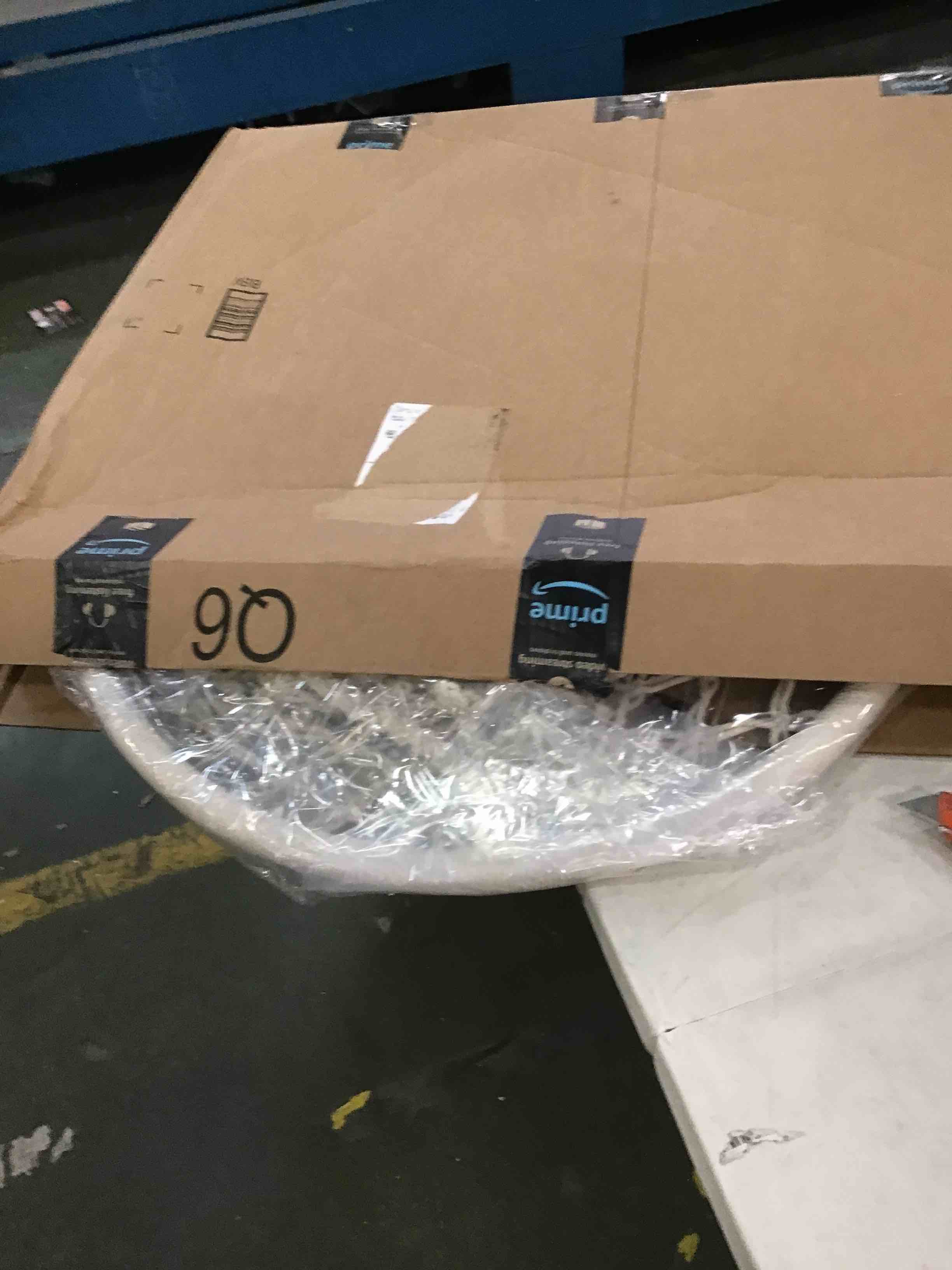 https://s3.amazonaws.com/lotting-images-prod/bidfta/BLU5822442_1705932672342.jpeg