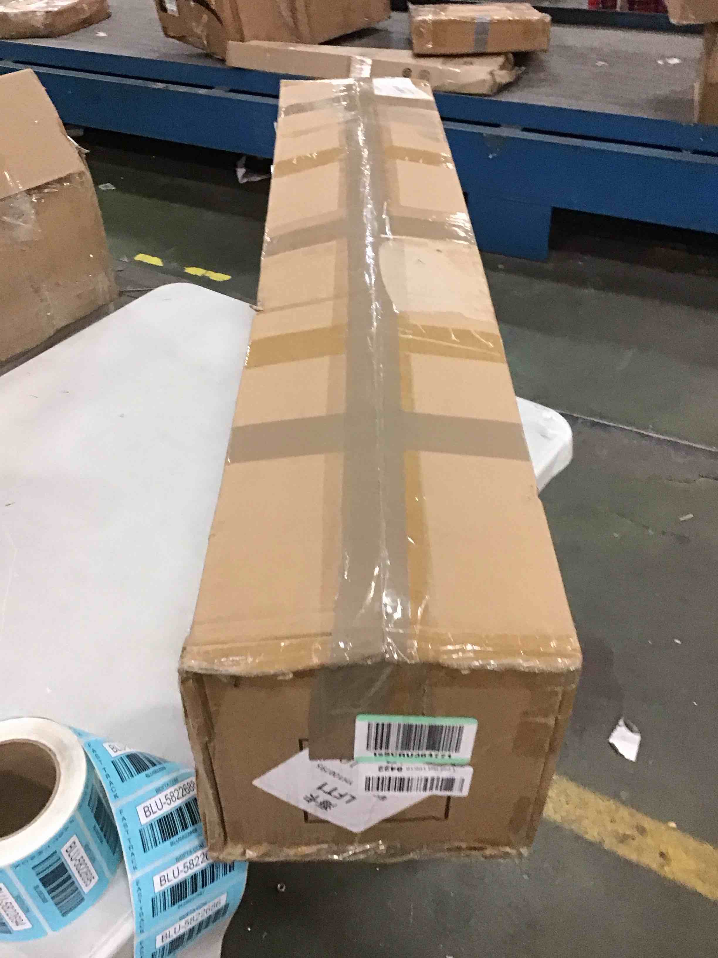https://s3.amazonaws.com/lotting-images-prod/bidfta/BLU5822685_1706036618080.jpeg