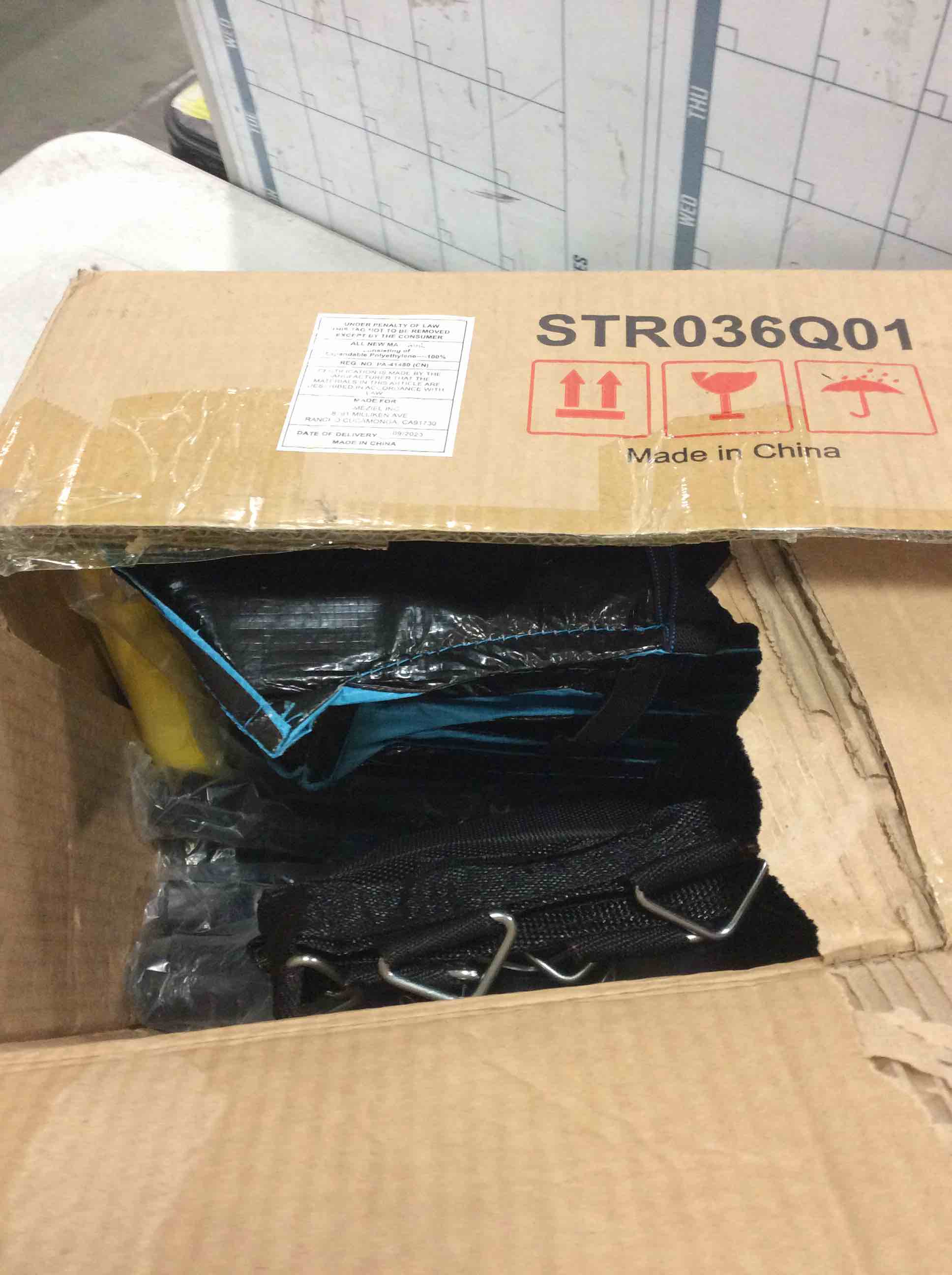 https://s3.amazonaws.com/lotting-images-prod/bidfta/BLU5822761_1706099138101.jpeg
