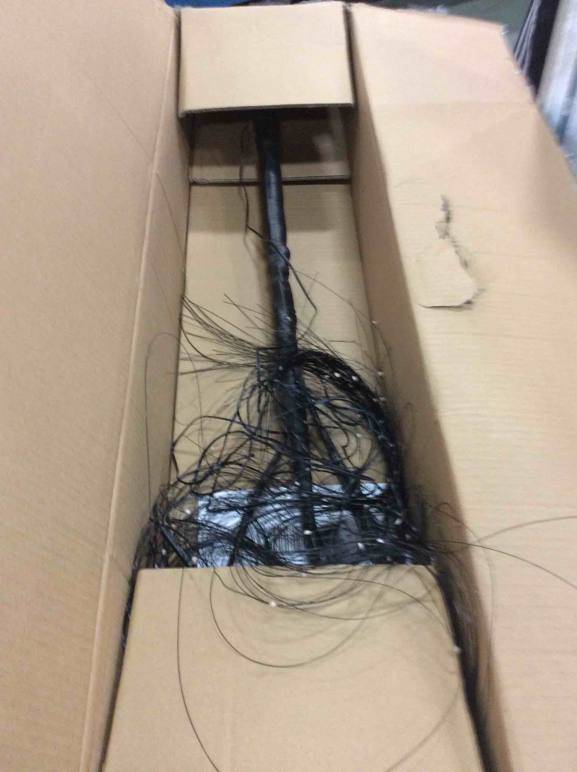 https://s3.amazonaws.com/lotting-images-prod/bidfta/BLU5822782_1706102331902.jpeg