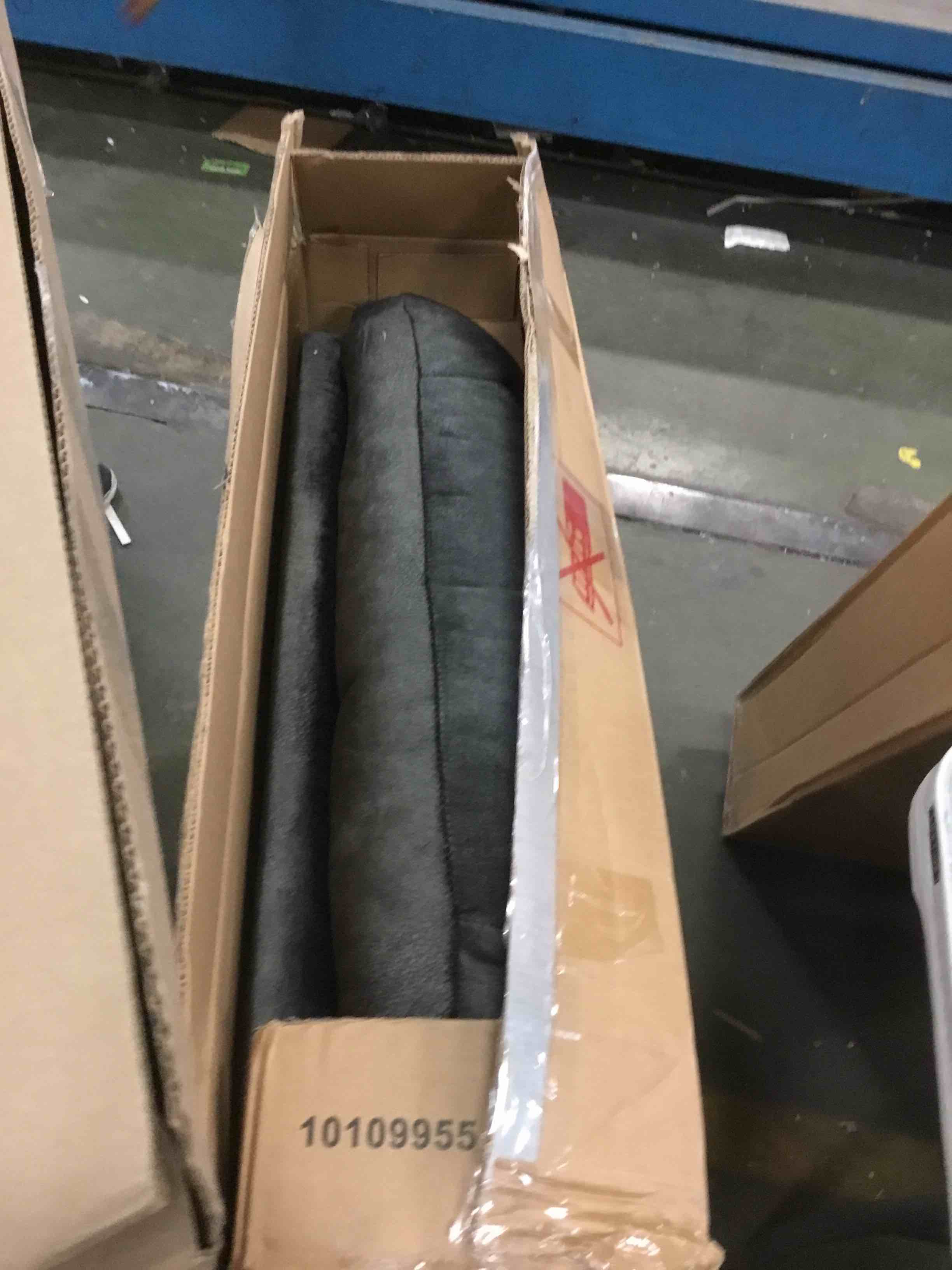 https://s3.amazonaws.com/lotting-images-prod/bidfta/BLU5822902_1706125859819.jpeg