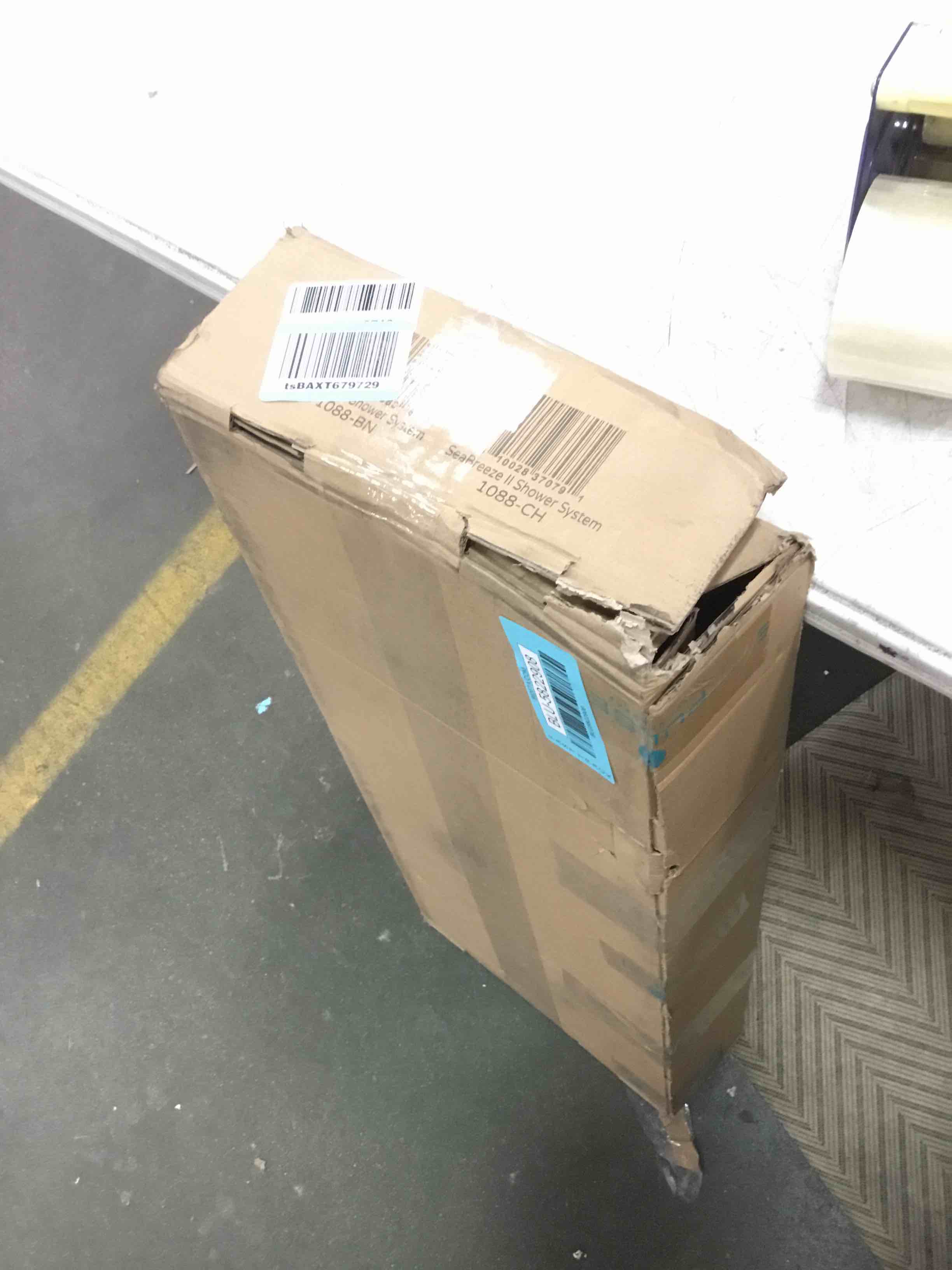 https://s3.amazonaws.com/lotting-images-prod/bidfta/BLU5822908_1706127620451.jpeg