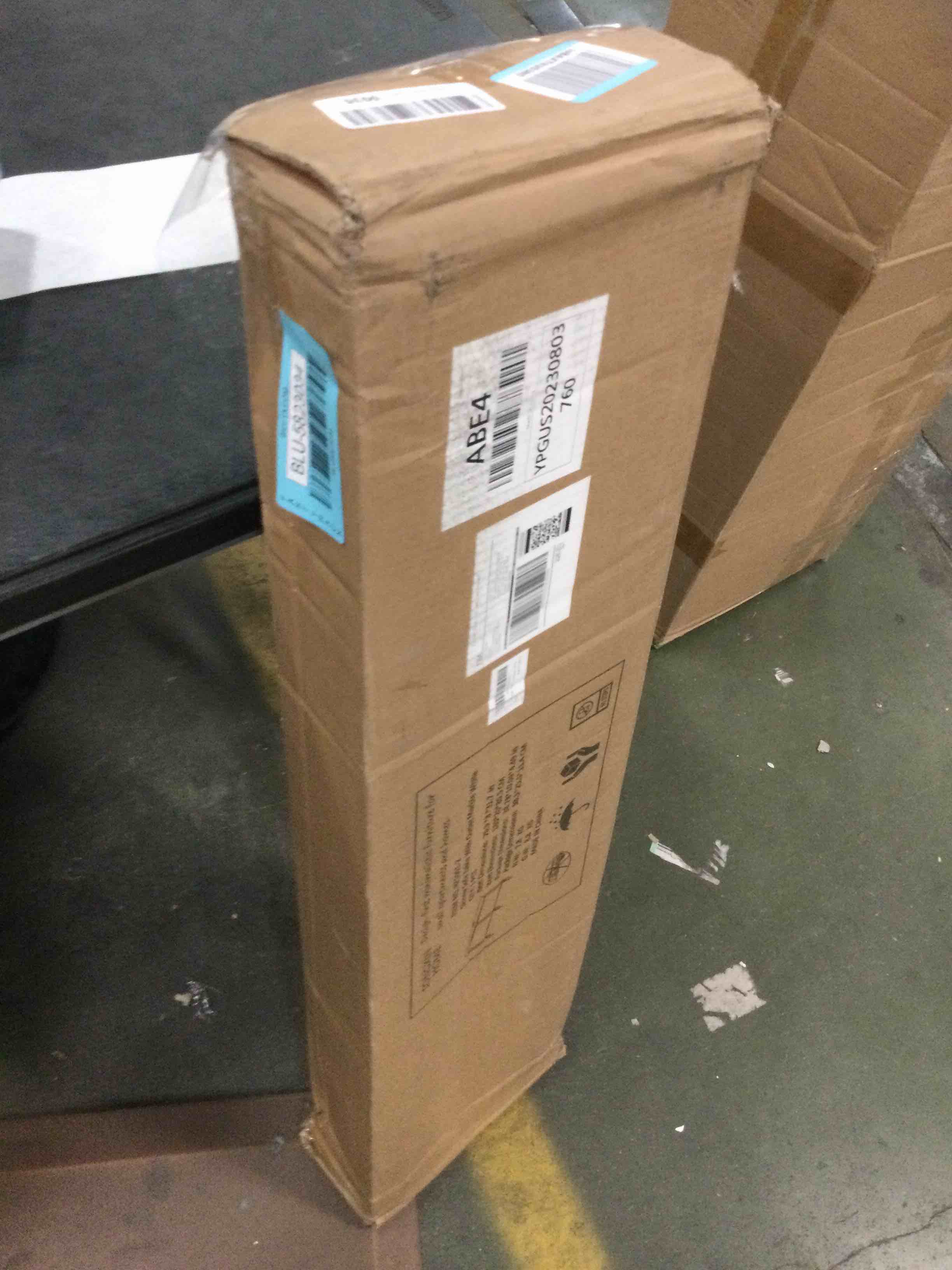 https://s3.amazonaws.com/lotting-images-prod/bidfta/BLU5823034_1706193620437.jpeg