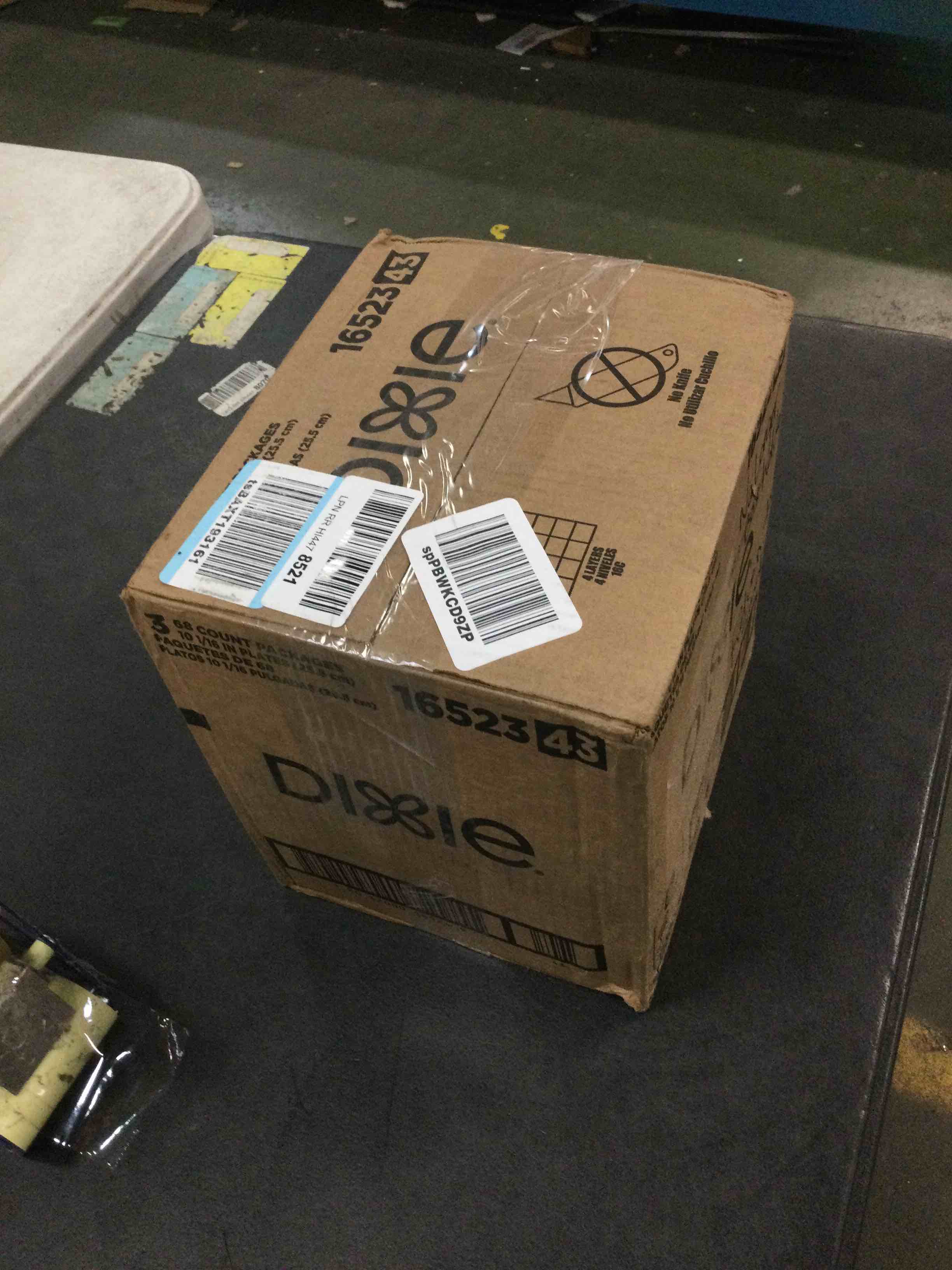 https://s3.amazonaws.com/lotting-images-prod/bidfta/BLU5823101_1706200320660.jpeg