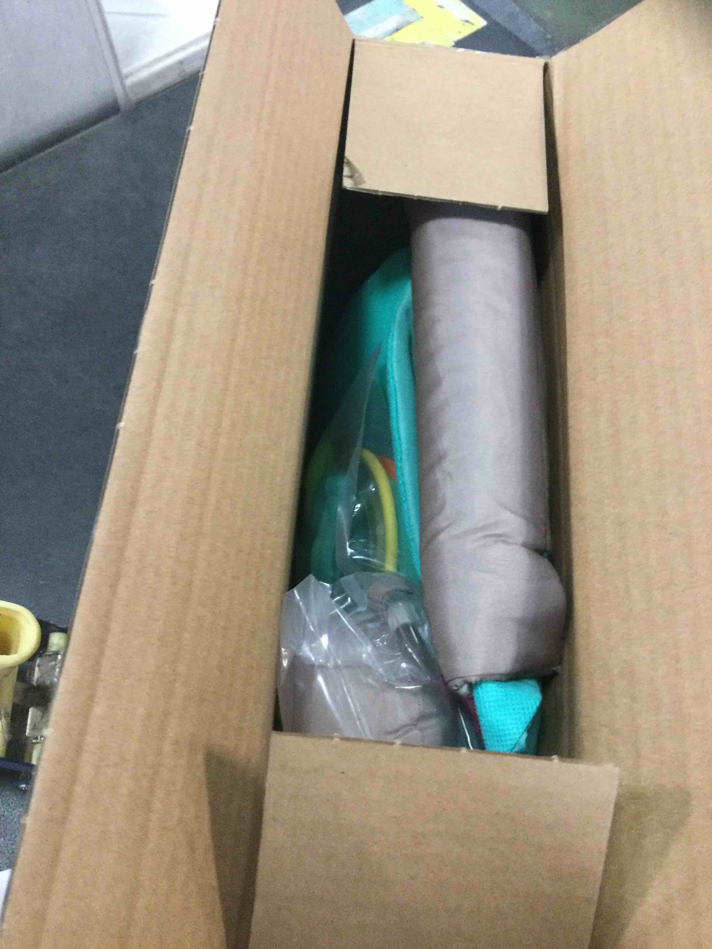 https://s3.amazonaws.com/lotting-images-prod/bidfta/BLU5823116_1706201718593.jpeg
