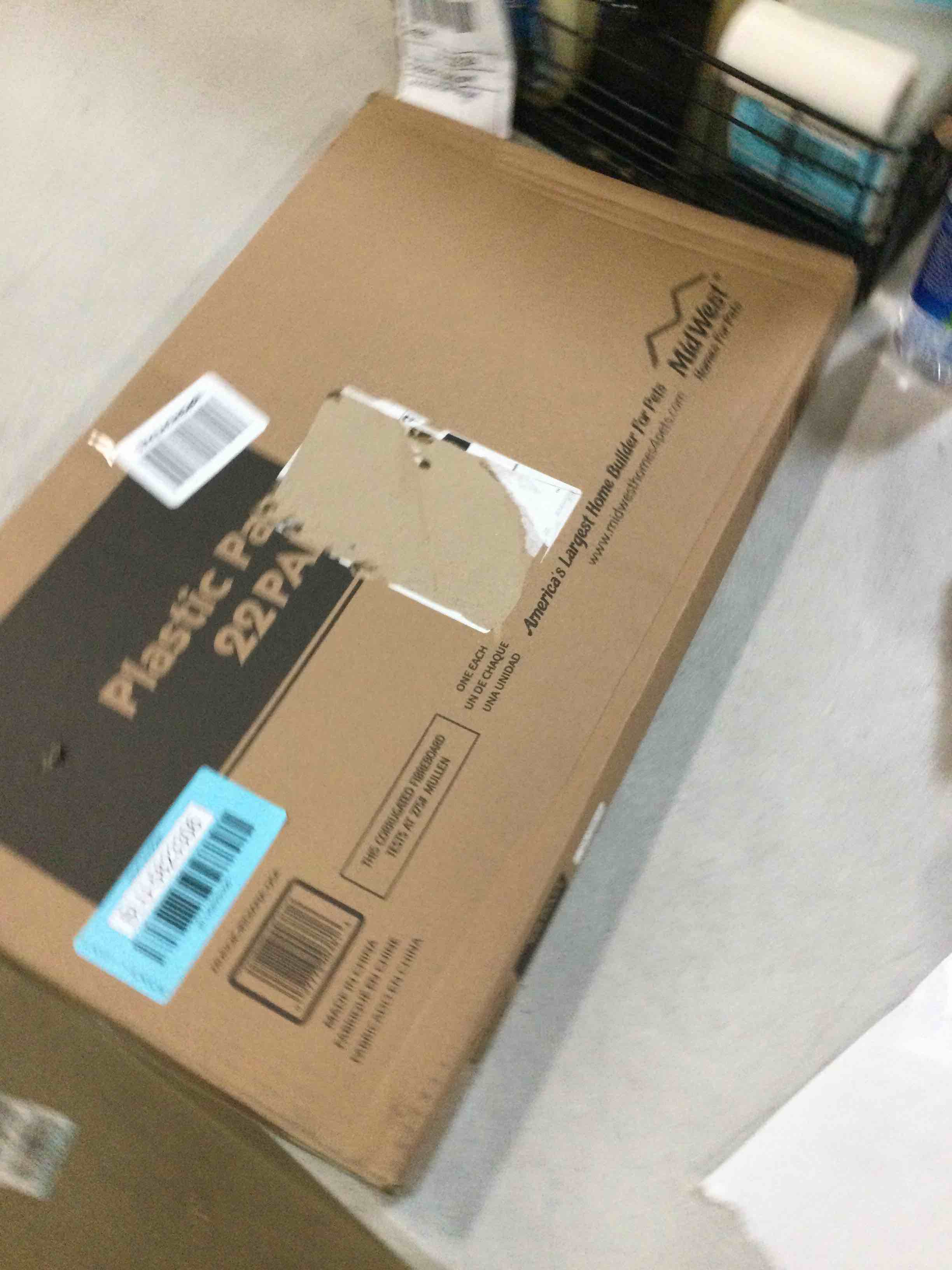 https://s3.amazonaws.com/lotting-images-prod/bidfta/BLU5823306_1706277101199.jpeg