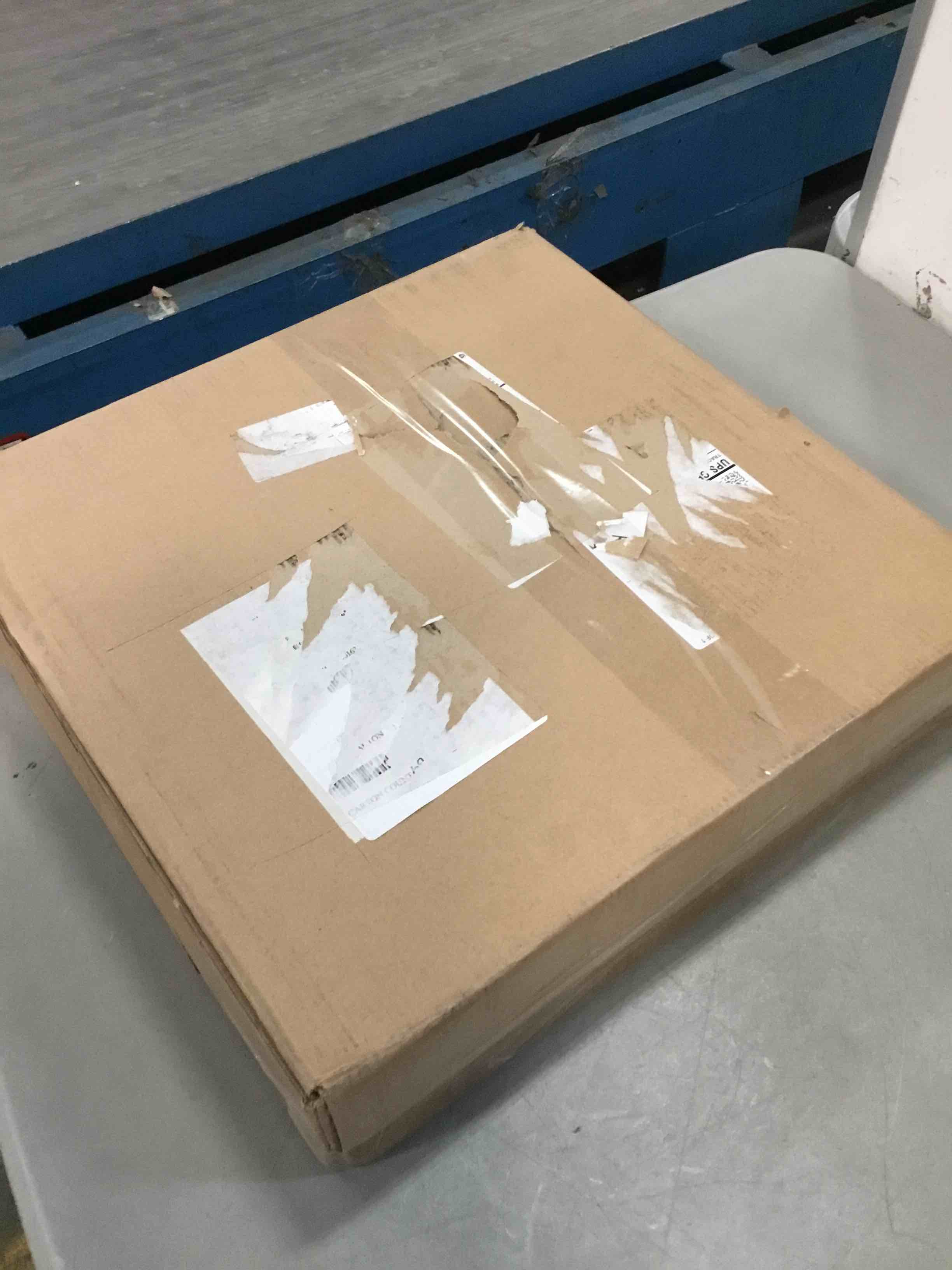 https://s3.amazonaws.com/lotting-images-prod/bidfta/BLU5824970_1706033518111.jpeg
