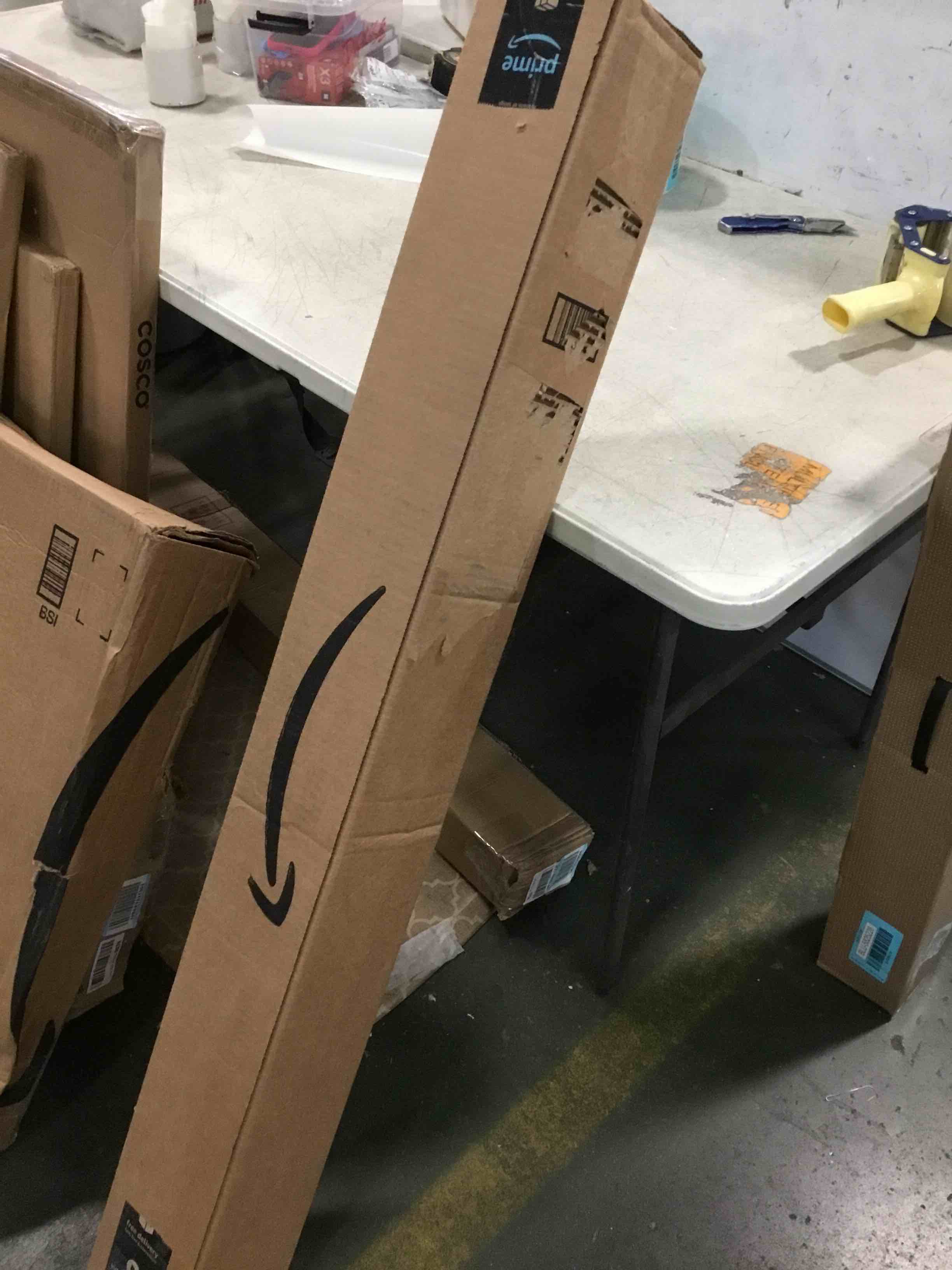 https://s3.amazonaws.com/lotting-images-prod/bidfta/BLU5825229_1706125911773.jpeg