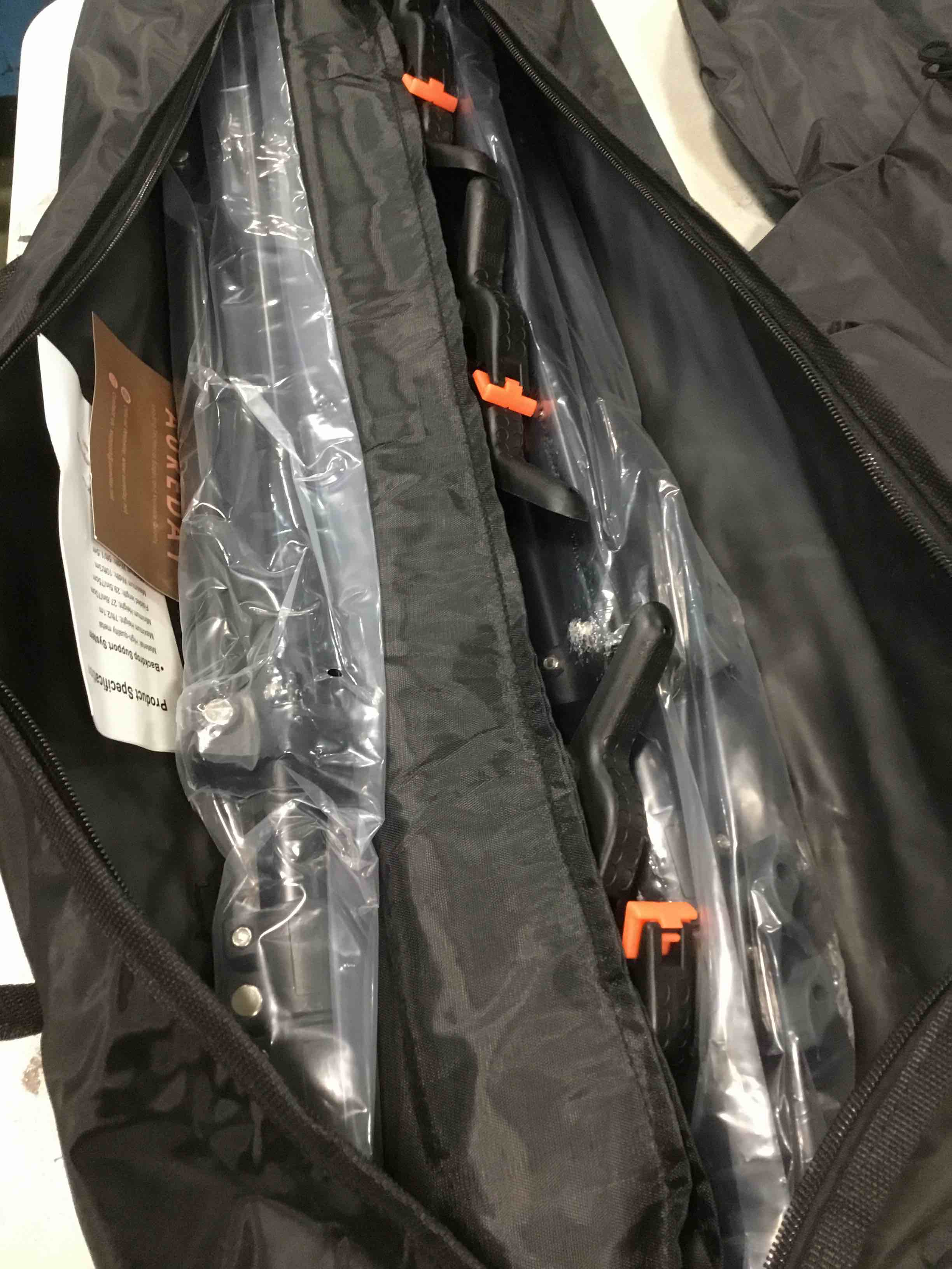 https://s3.amazonaws.com/lotting-images-prod/bidfta/BLU5825357_1706193935819.jpeg