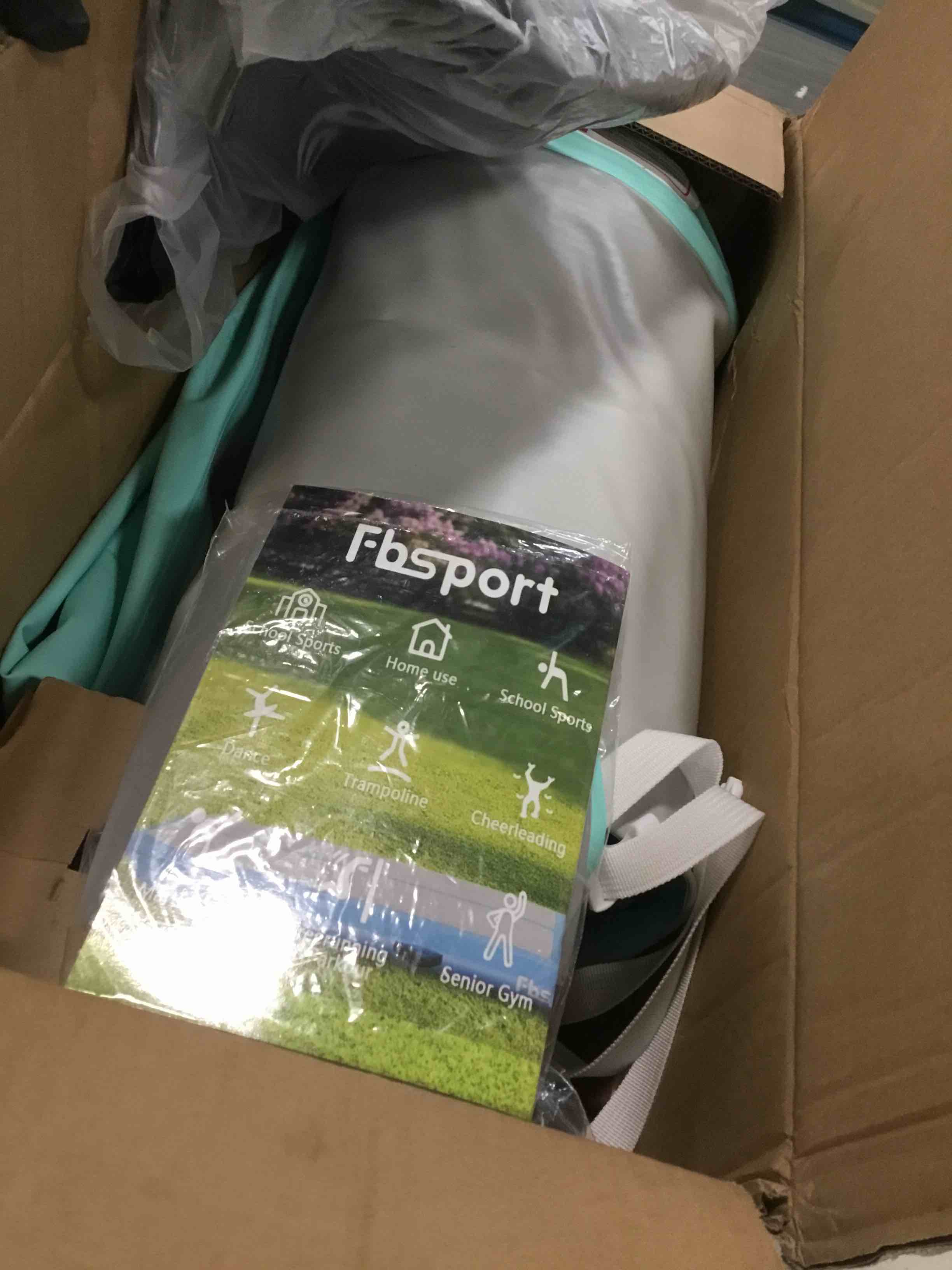 https://s3.amazonaws.com/lotting-images-prod/bidfta/BLU5825428_1706203756908.jpeg