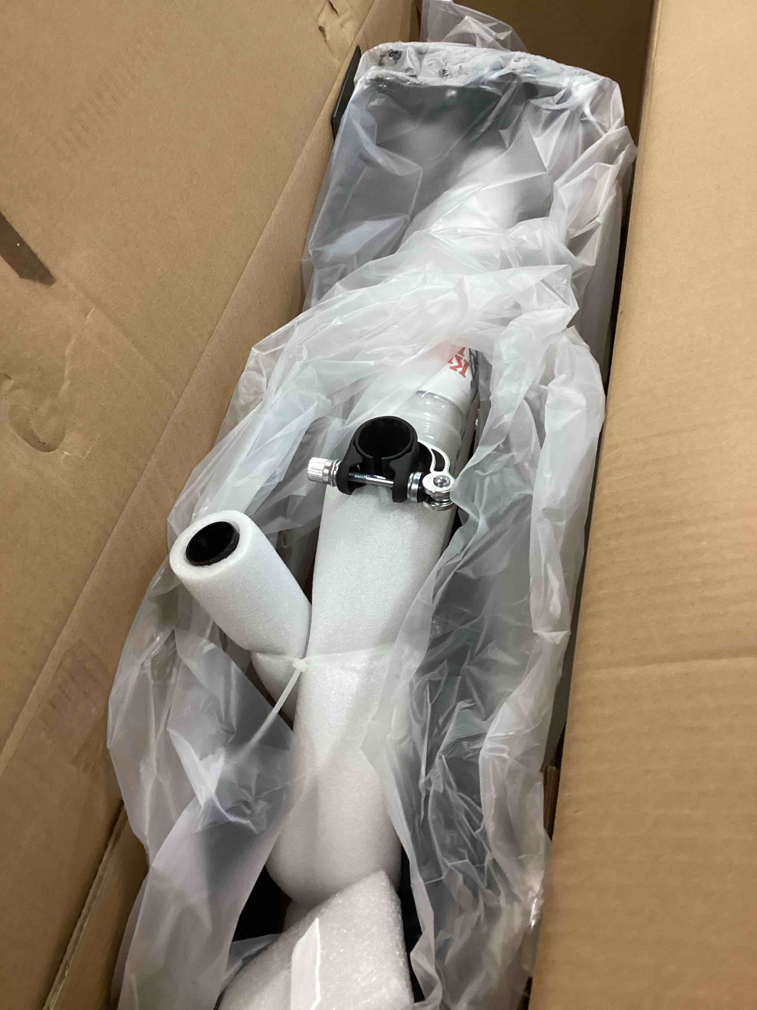 https://s3.amazonaws.com/lotting-images-prod/bidfta/BLU5825868_1706376228126.jpeg