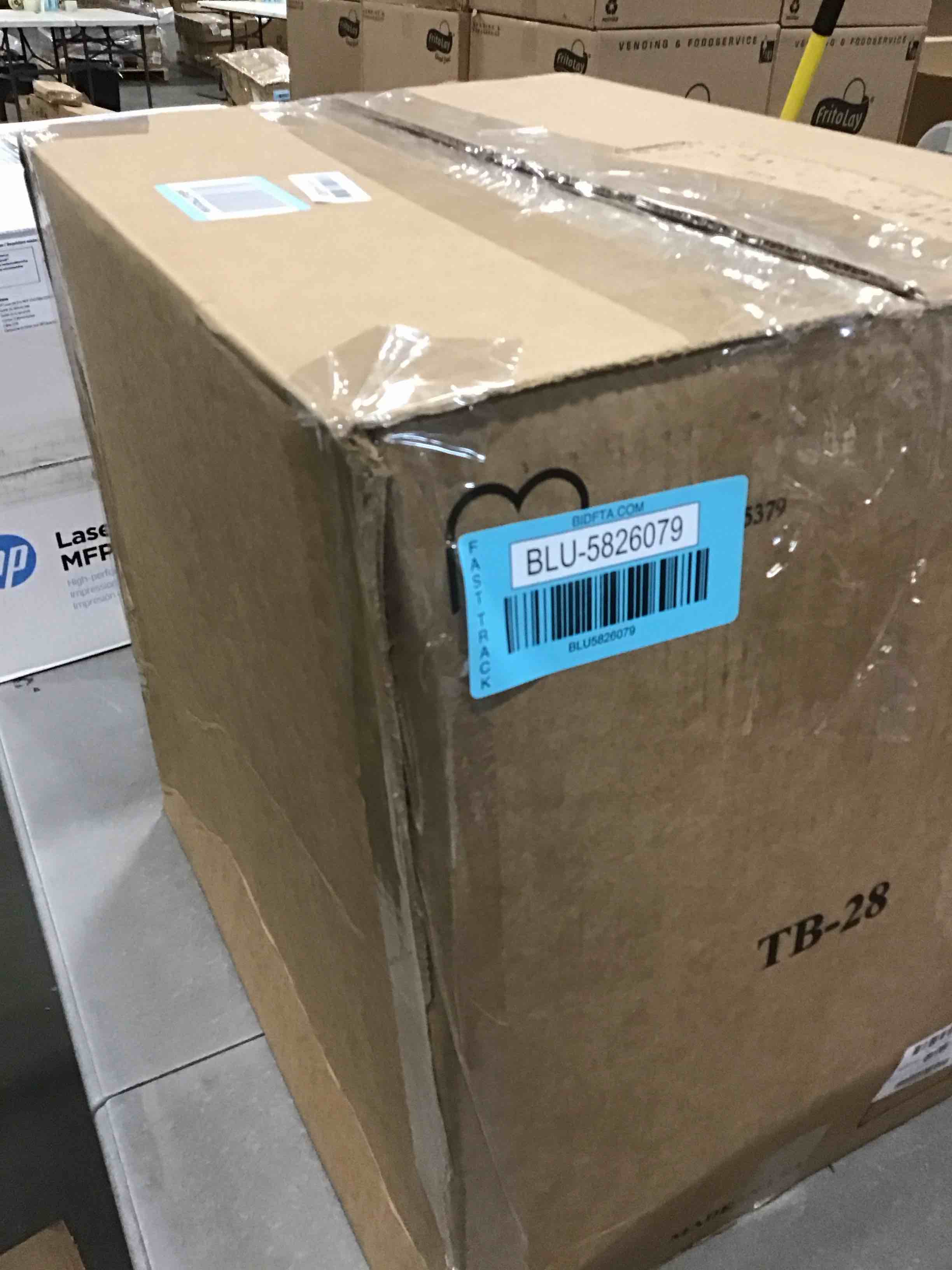 https://s3.amazonaws.com/lotting-images-prod/bidfta/BLU5826079_1706705949258.jpeg