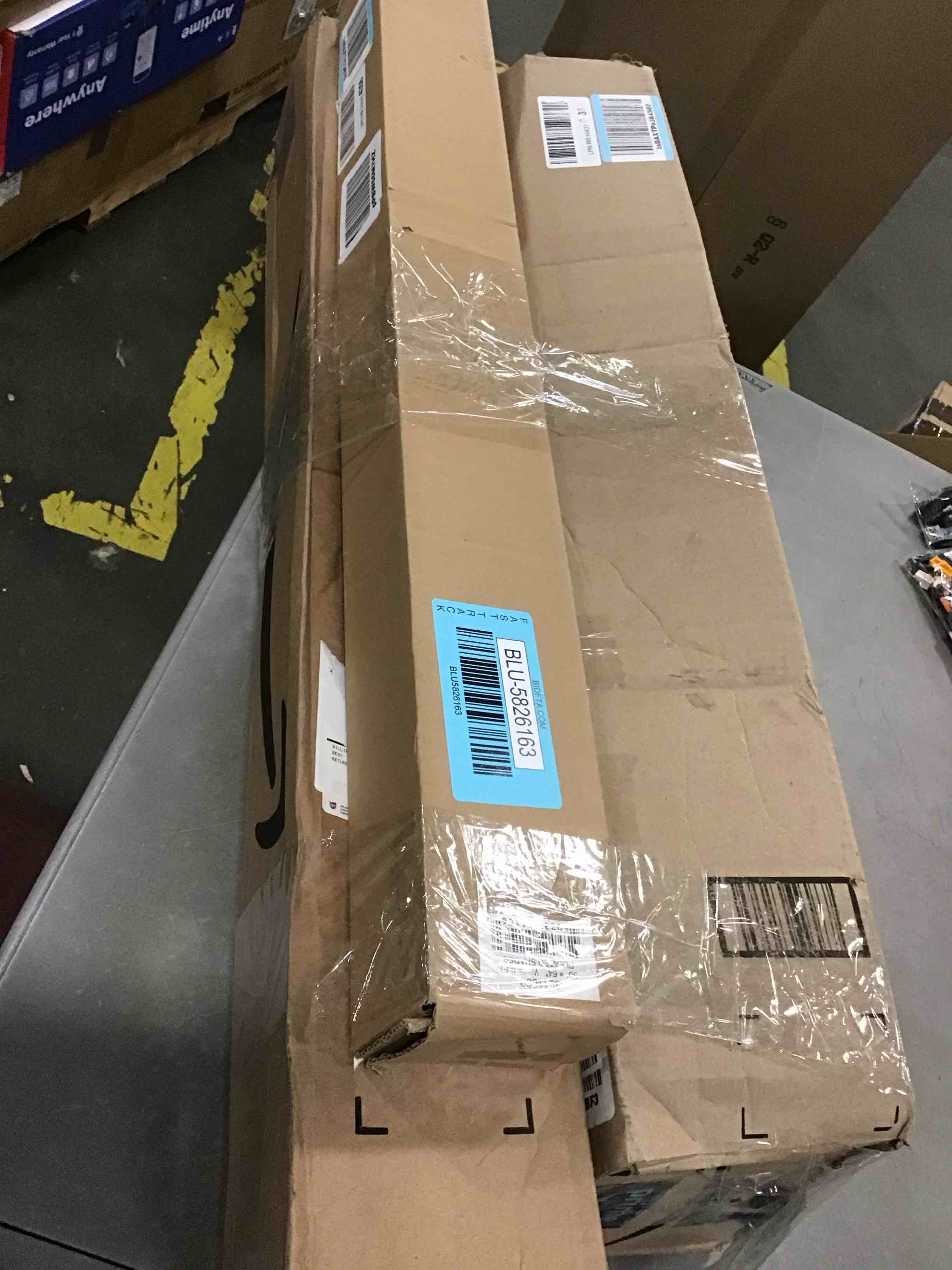 https://s3.amazonaws.com/lotting-images-prod/bidfta/BLU5826163_1706715990944.jpeg