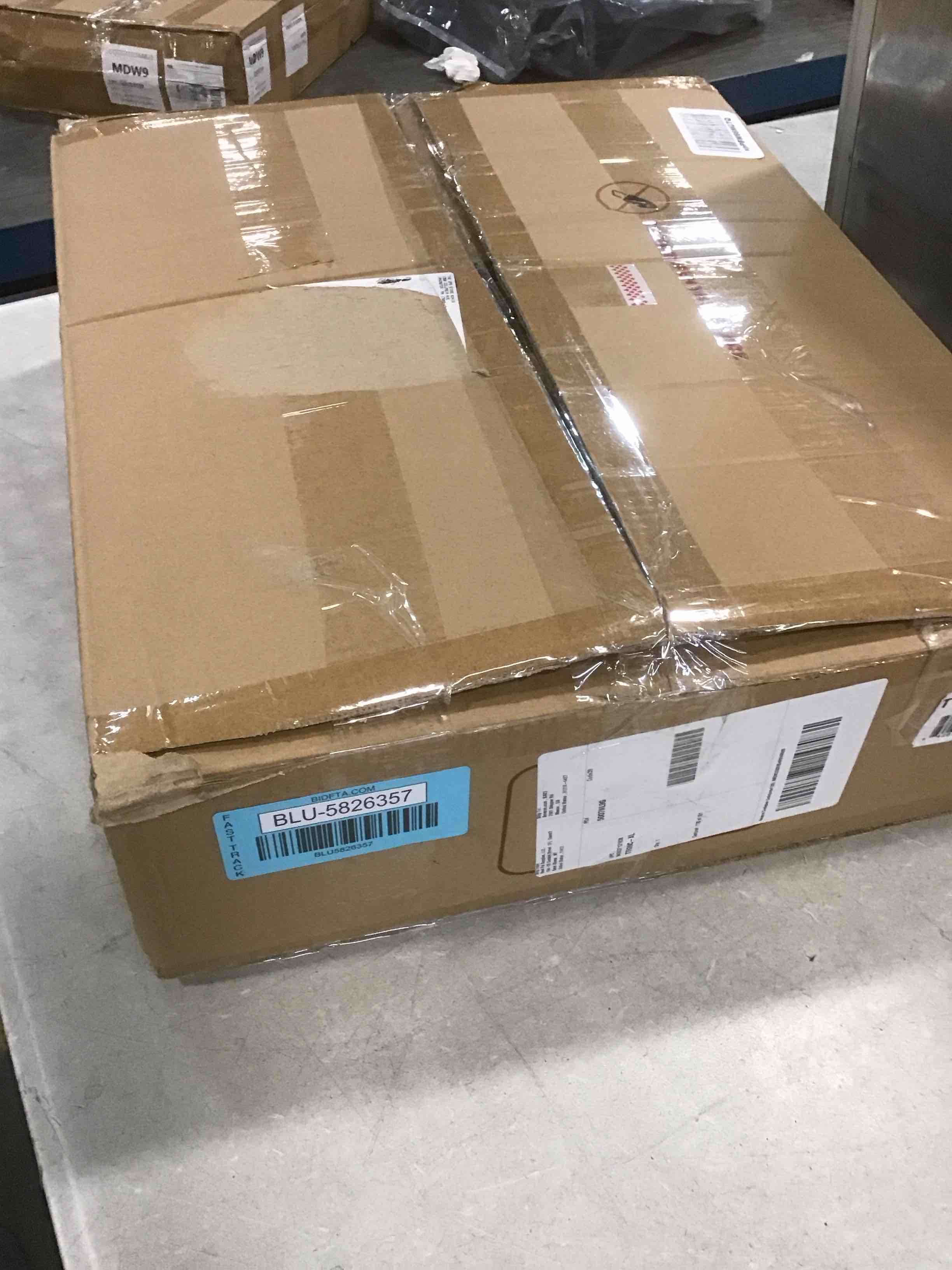 https://s3.amazonaws.com/lotting-images-prod/bidfta/BLU5826357_1706889549880.jpeg