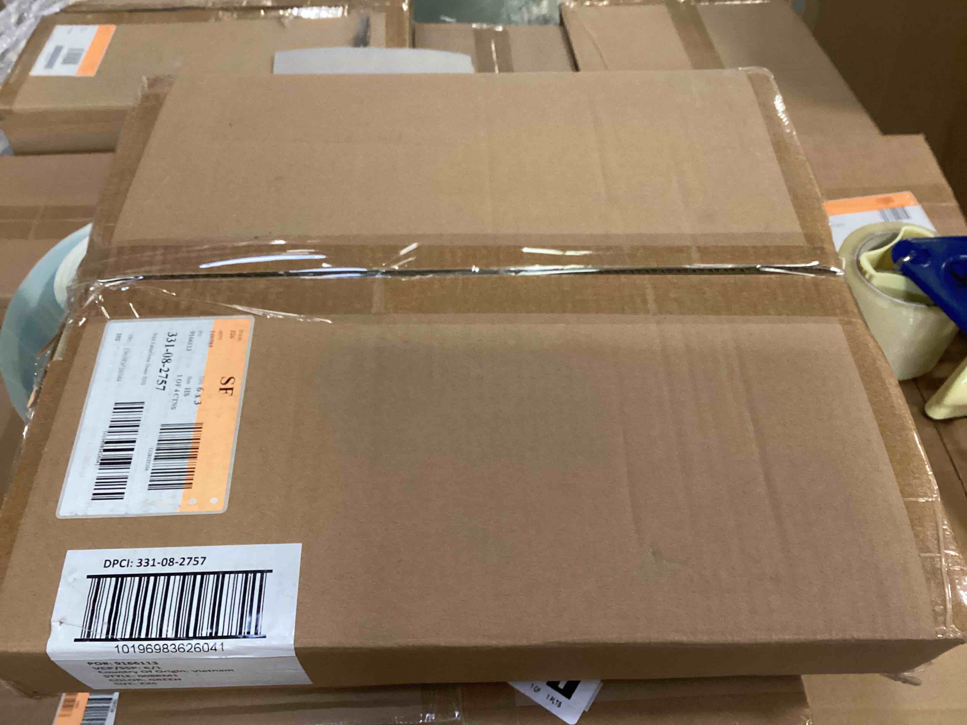 https://s3.amazonaws.com/lotting-images-prod/bidfta/BLU5826678_1706553090580.jpeg