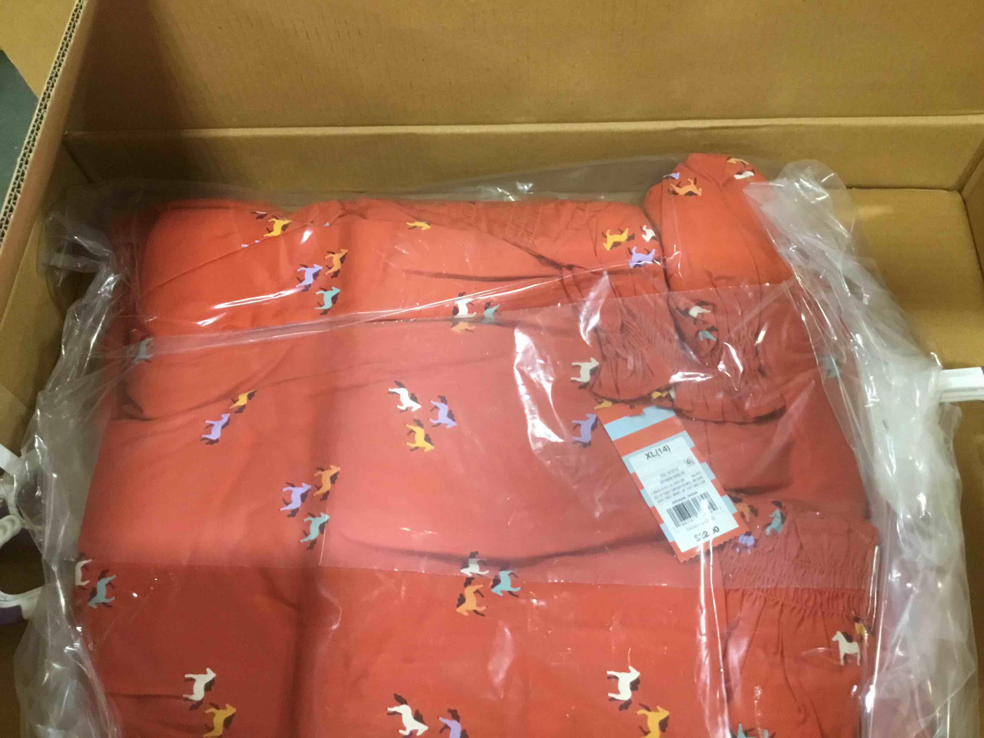 https://s3.amazonaws.com/lotting-images-prod/bidfta/BLU5826837_1706622371893.jpeg