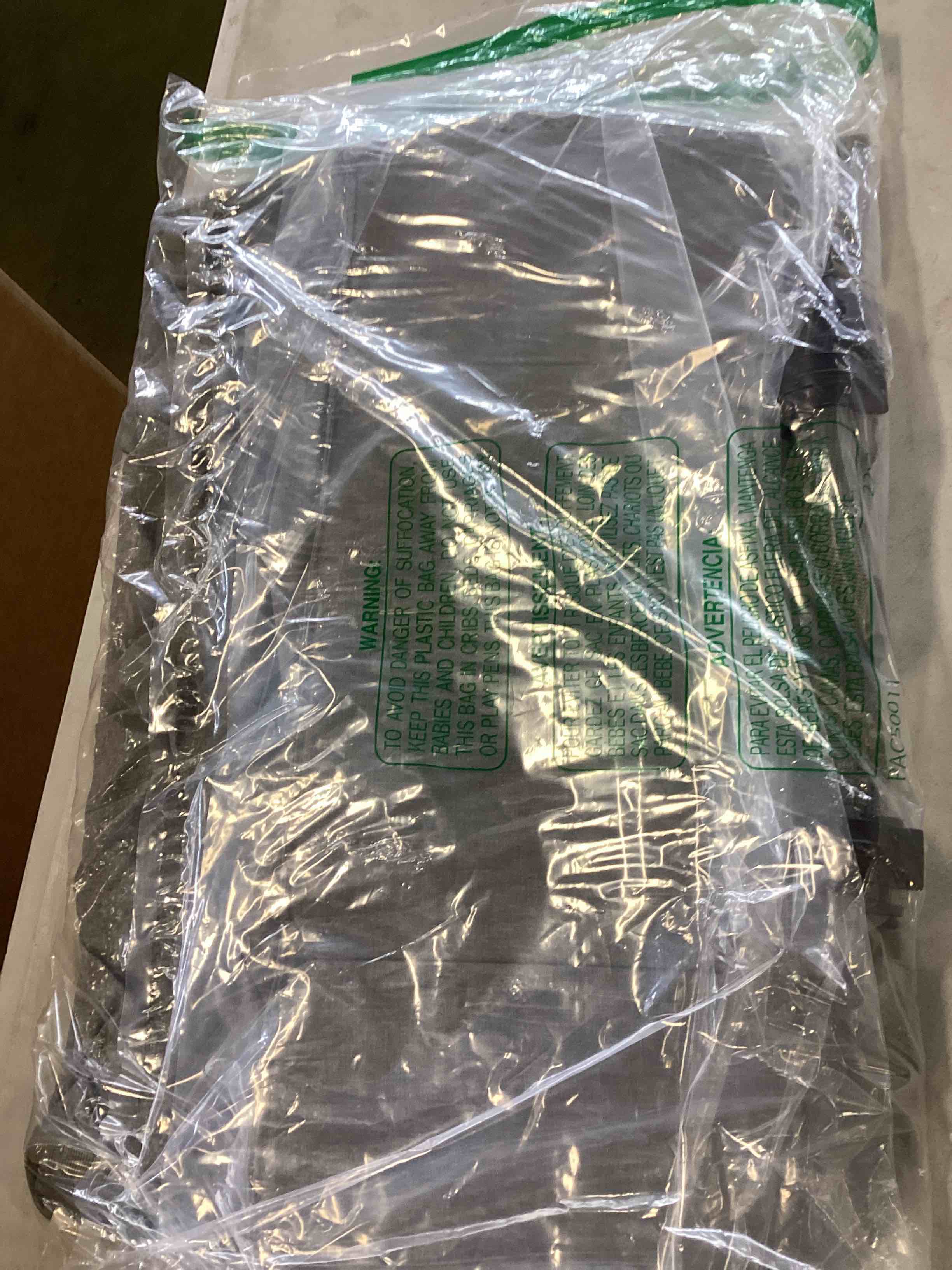 https://s3.amazonaws.com/lotting-images-prod/bidfta/BLU5827861_1706810816591.jpeg