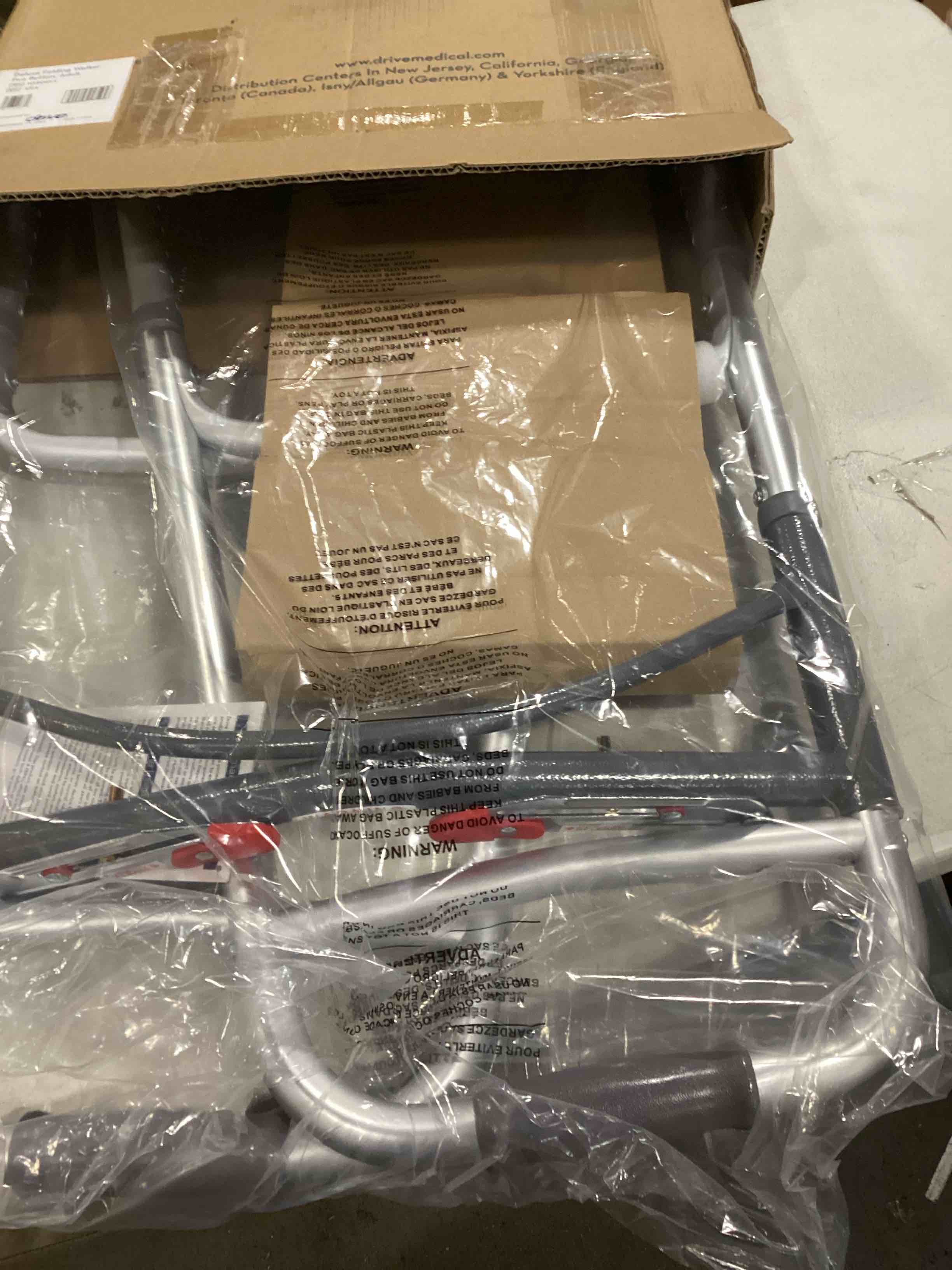 https://s3.amazonaws.com/lotting-images-prod/bidfta/BLU5827969_1717523872204.jpeg