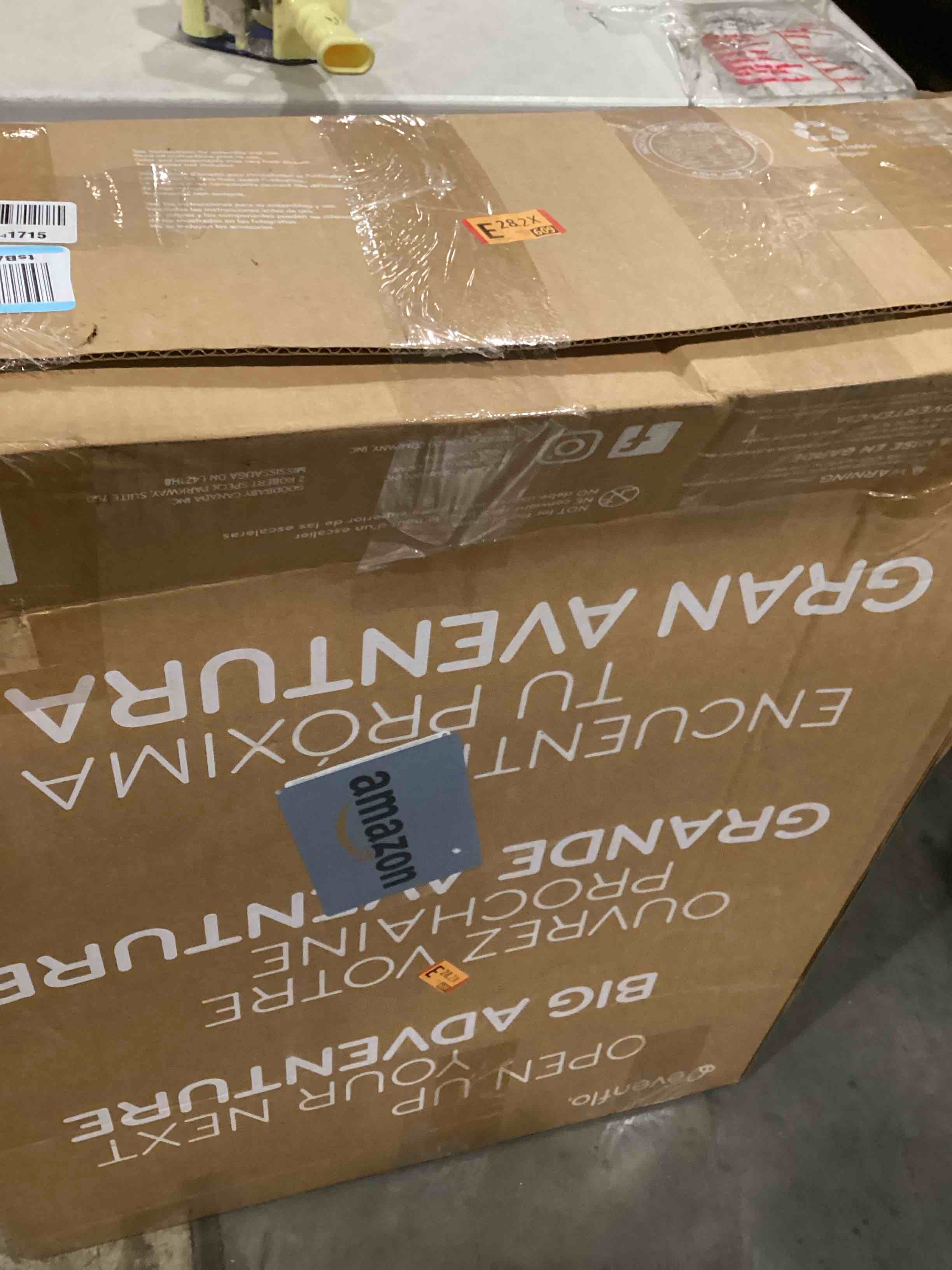 https://s3.amazonaws.com/lotting-images-prod/bidfta/BLU5827990_1717528611123.jpeg