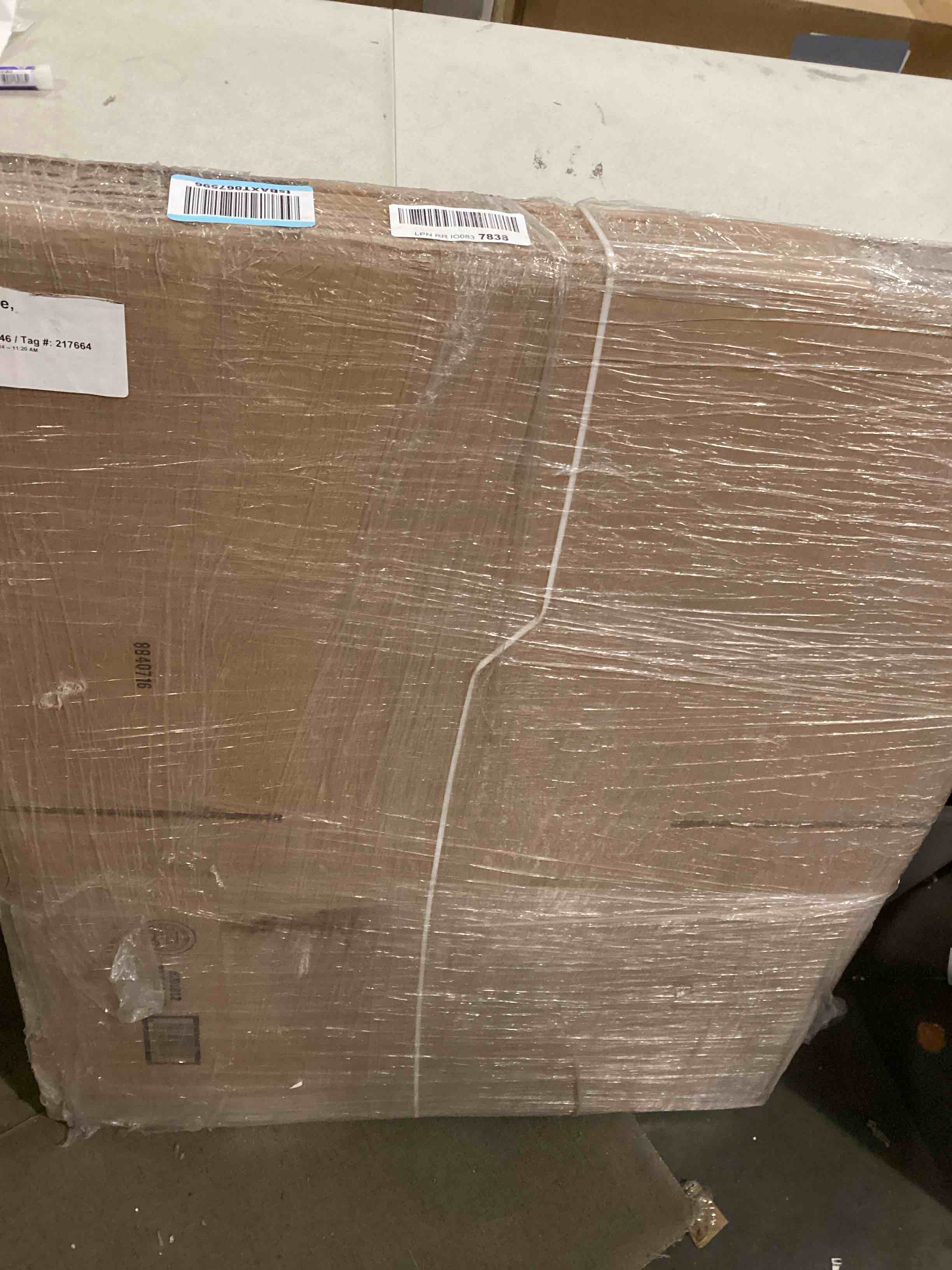 https://s3.amazonaws.com/lotting-images-prod/bidfta/BLU5828949_1718115893544.jpeg