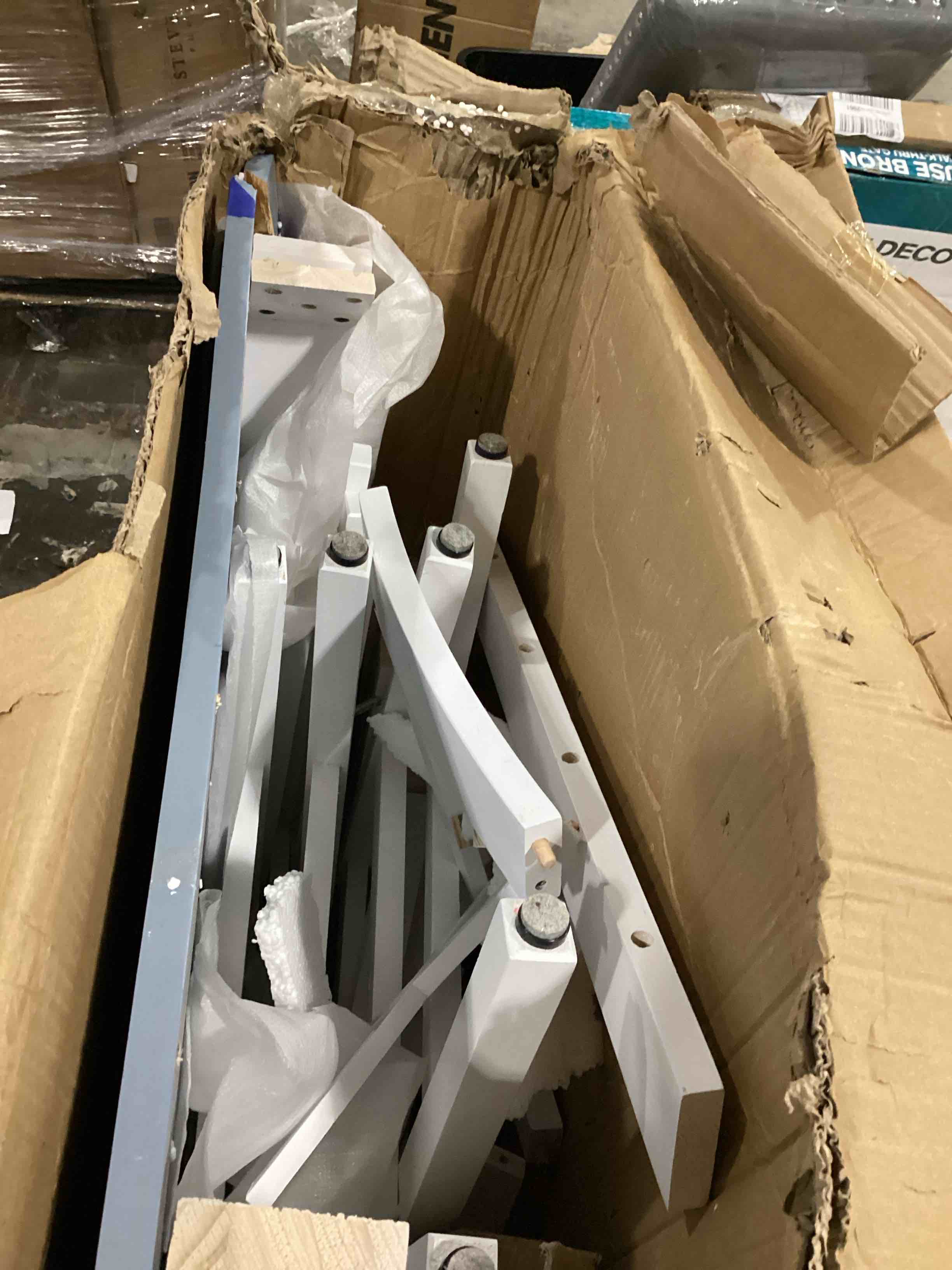 https://s3.amazonaws.com/lotting-images-prod/bidfta/BLU5829494_1717600297771.jpeg