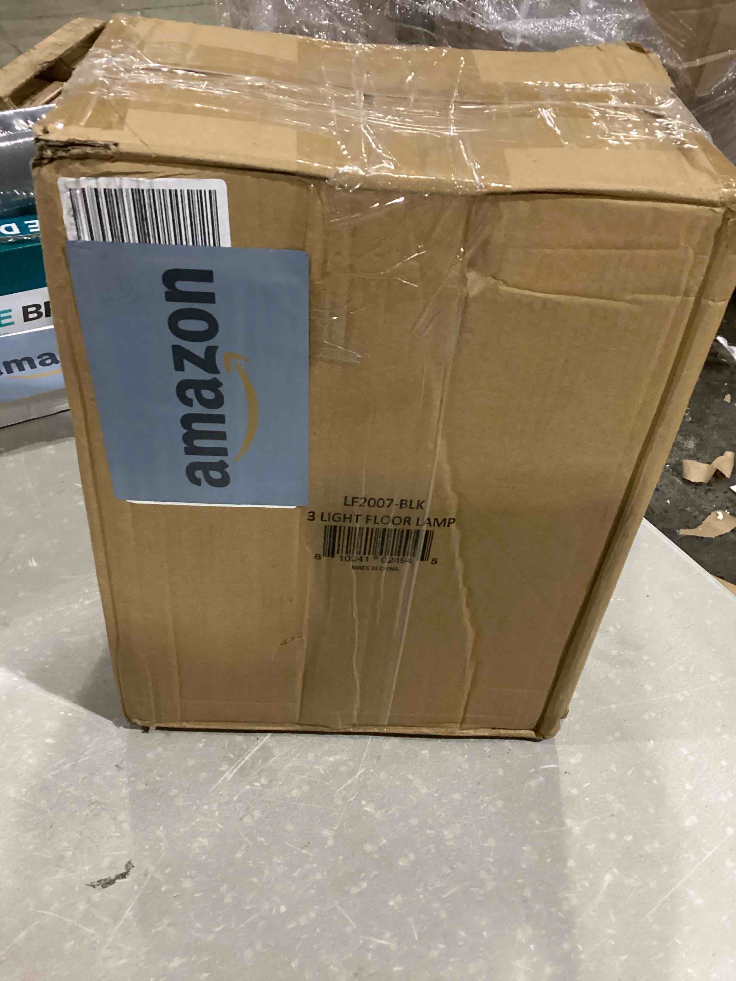 https://s3.amazonaws.com/lotting-images-prod/bidfta/BLU5829560_1717674796685.jpeg