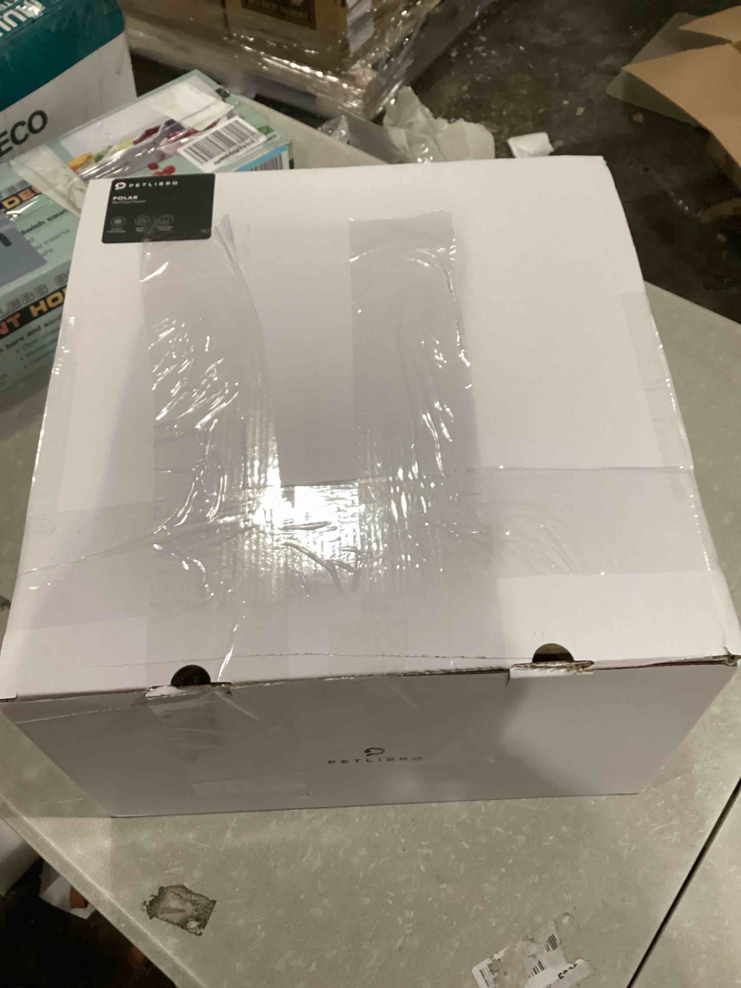 https://s3.amazonaws.com/lotting-images-prod/bidfta/BLU5829588_1717679230141.jpeg