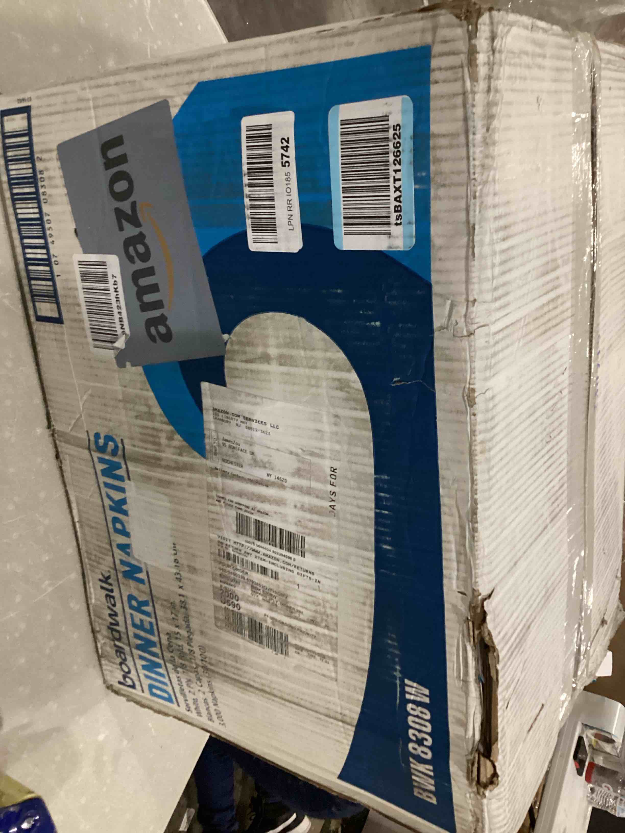 https://s3.amazonaws.com/lotting-images-prod/bidfta/BLU5829853_1718044550570.jpeg
