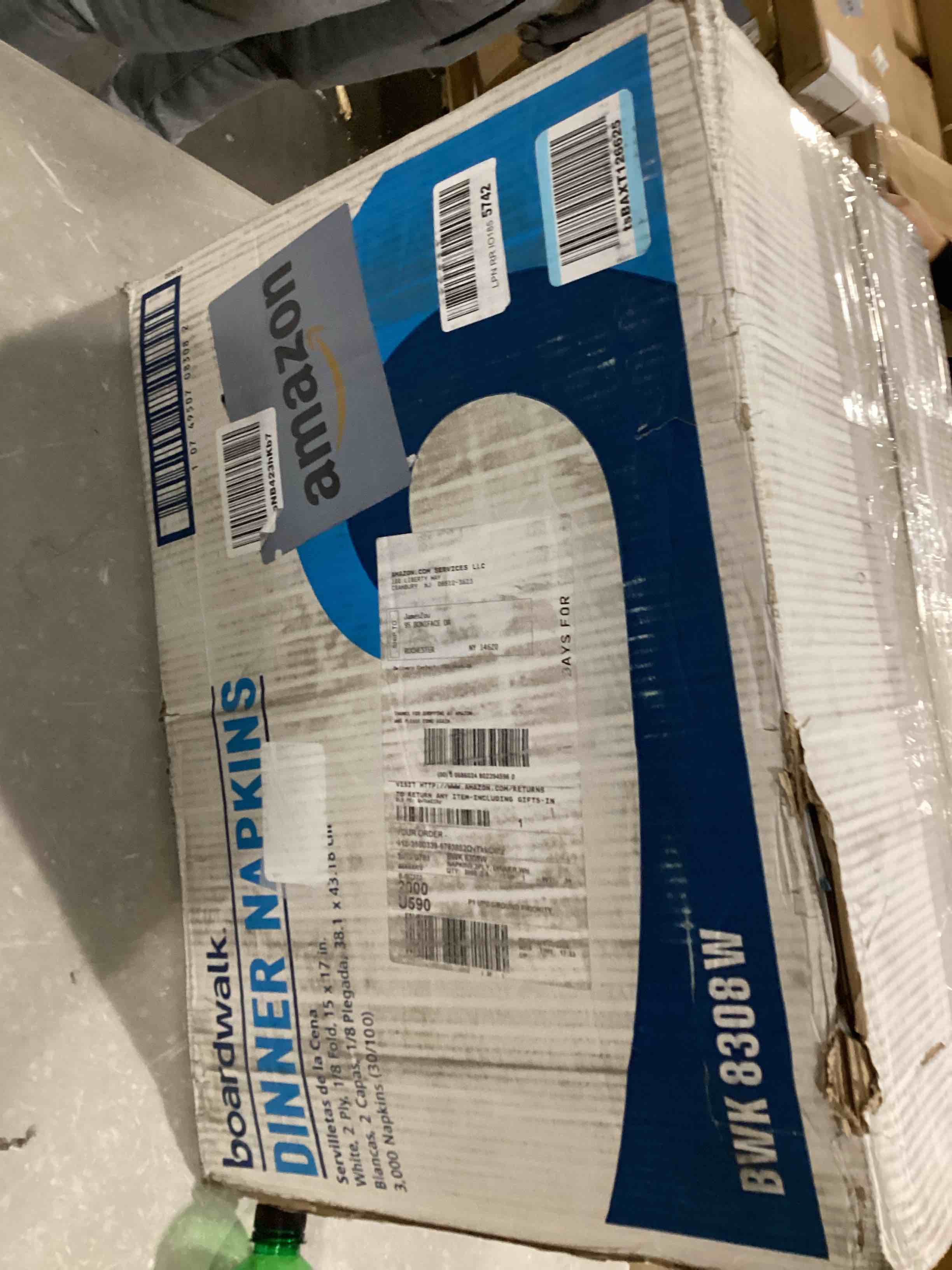 https://s3.amazonaws.com/lotting-images-prod/bidfta/BLU5829853_1718044859223.jpeg