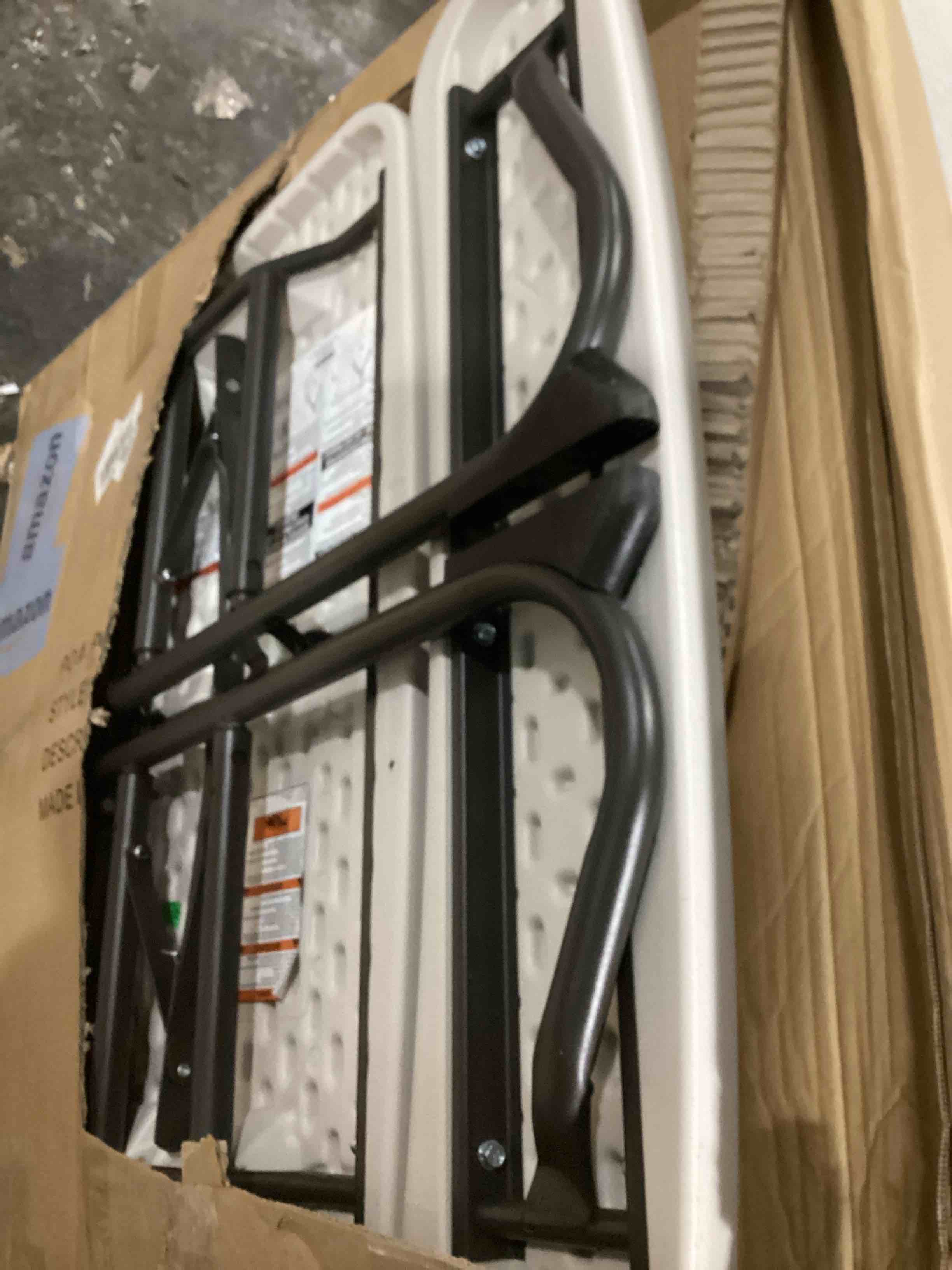 https://s3.amazonaws.com/lotting-images-prod/bidfta/BLU5829930_1718118845054.jpeg