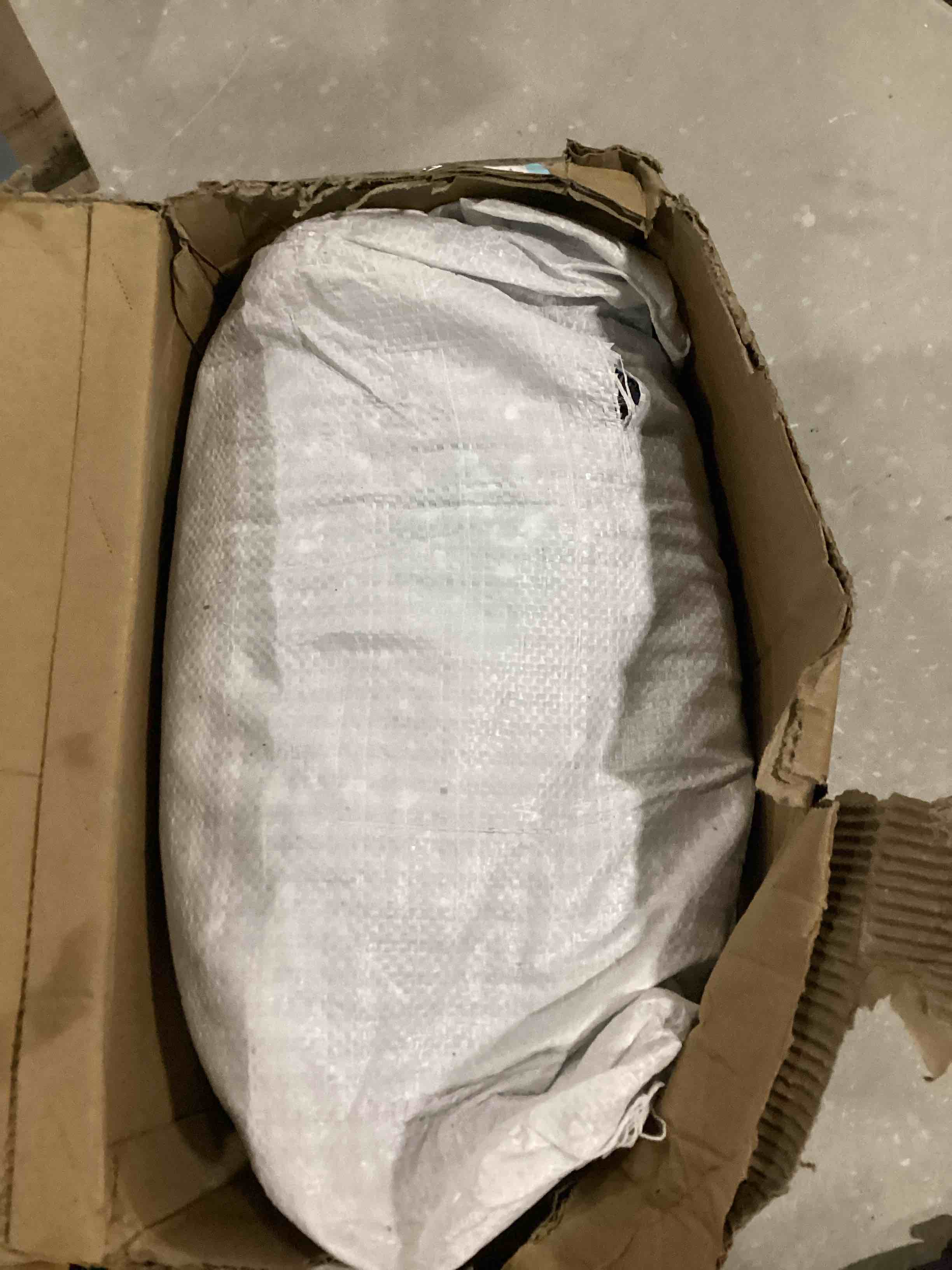 https://s3.amazonaws.com/lotting-images-prod/bidfta/BLU5829964_1718124781260.jpeg