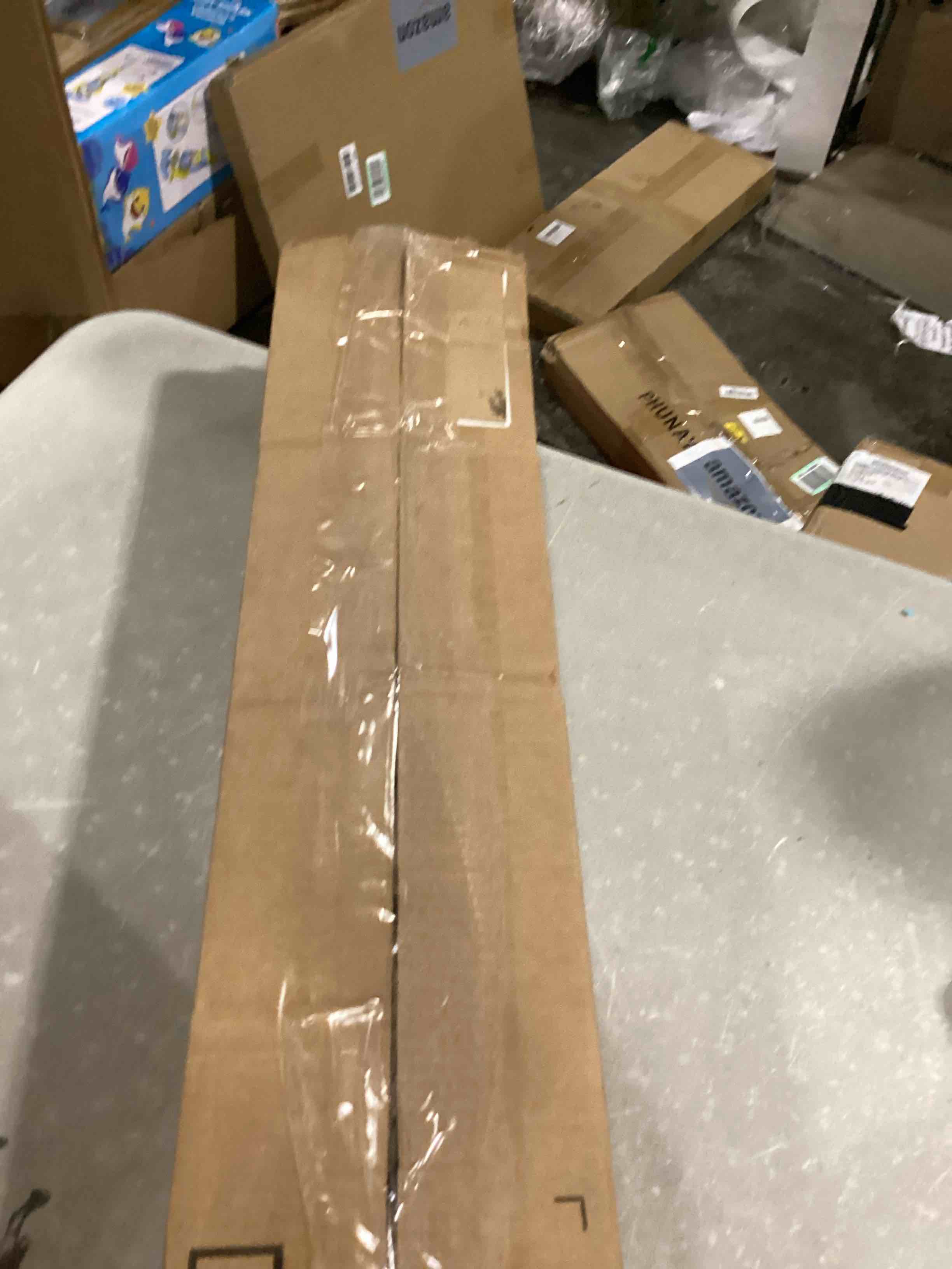 https://s3.amazonaws.com/lotting-images-prod/bidfta/BLU5830439_1718456459510.jpeg