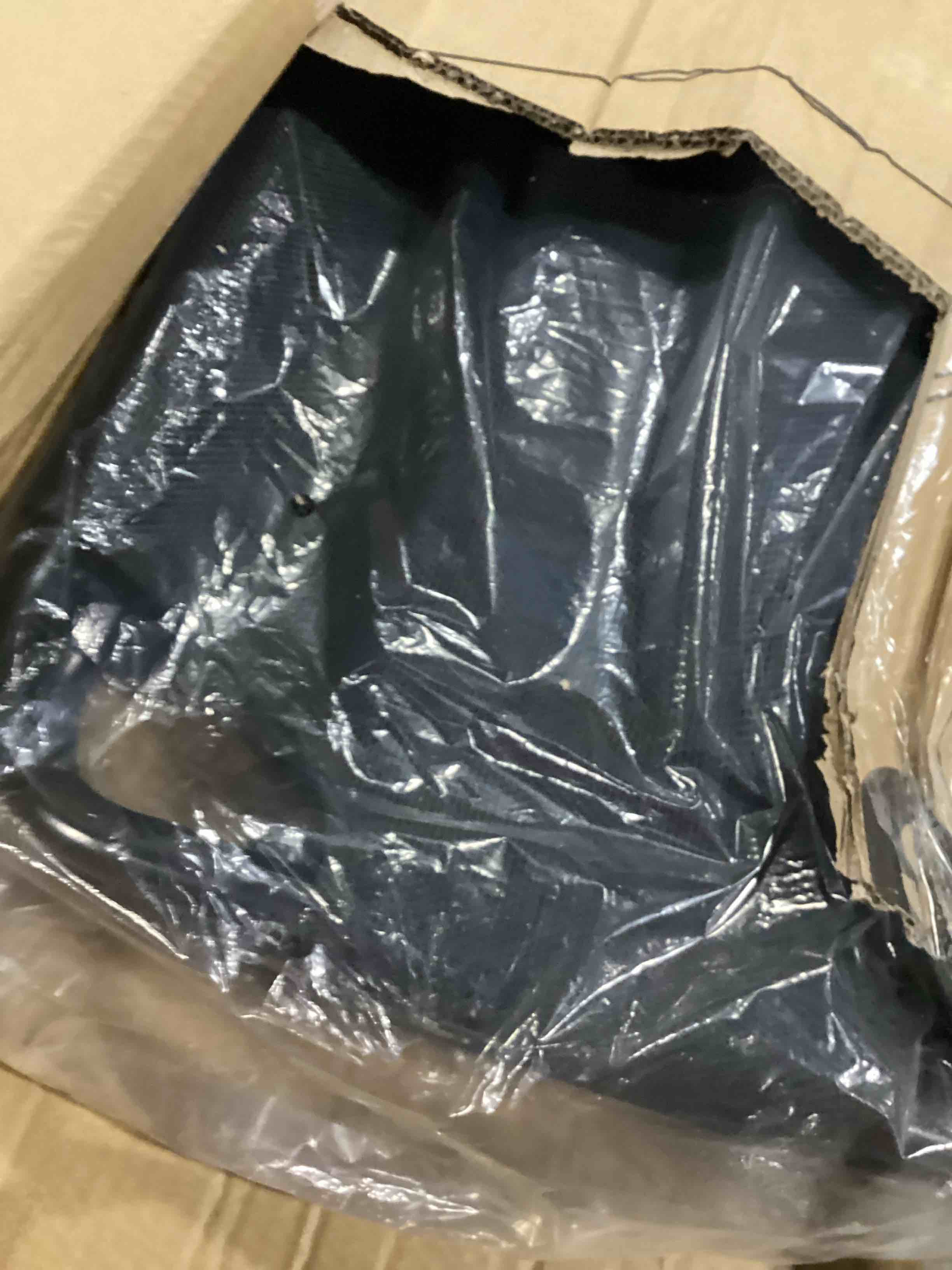 https://s3.amazonaws.com/lotting-images-prod/bidfta/BLU5830530_1718478846776.jpeg