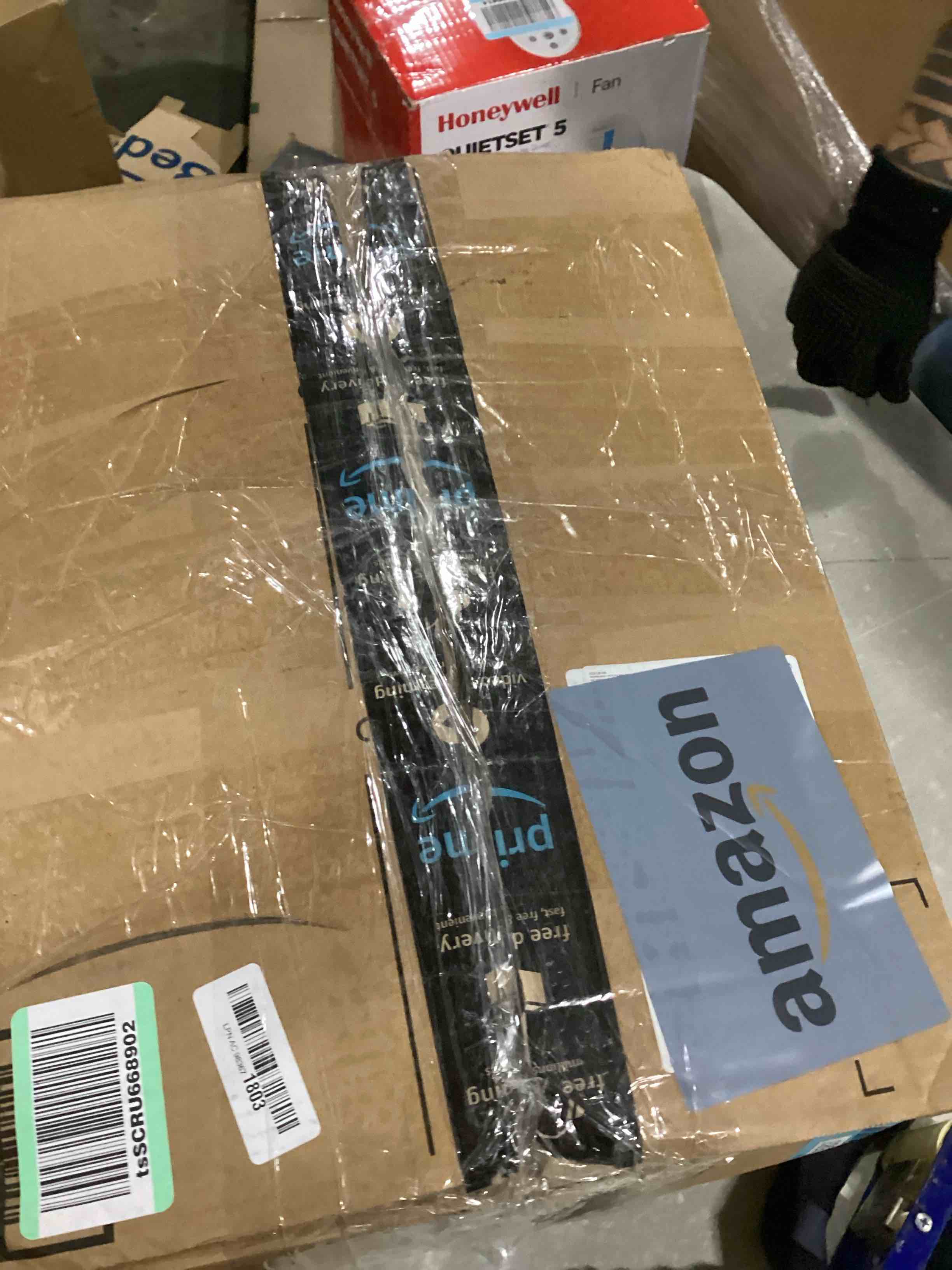 https://s3.amazonaws.com/lotting-images-prod/bidfta/BLU5830583_1718638388933.jpeg