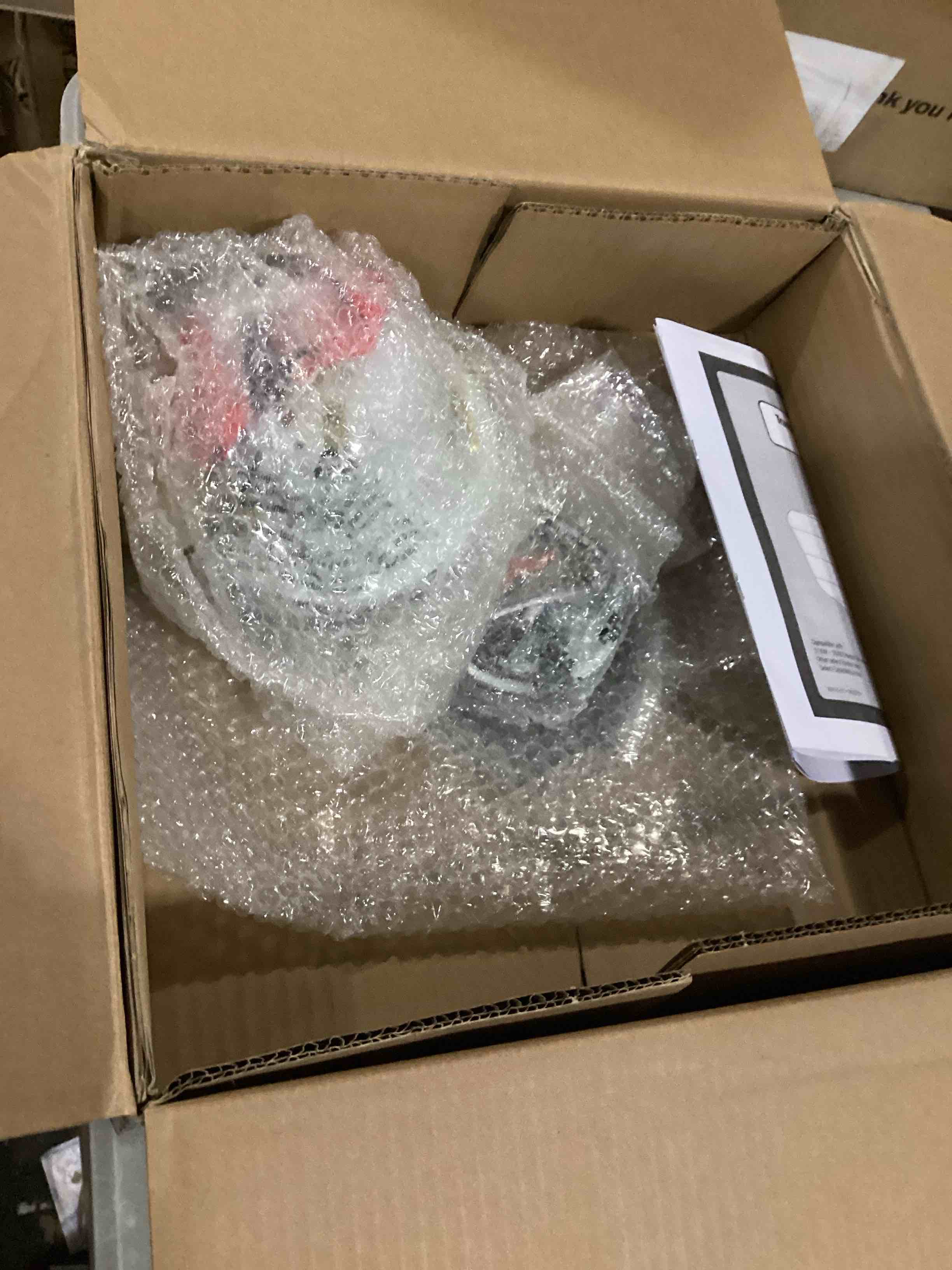 https://s3.amazonaws.com/lotting-images-prod/bidfta/BLU5830644_1718712998659.jpeg