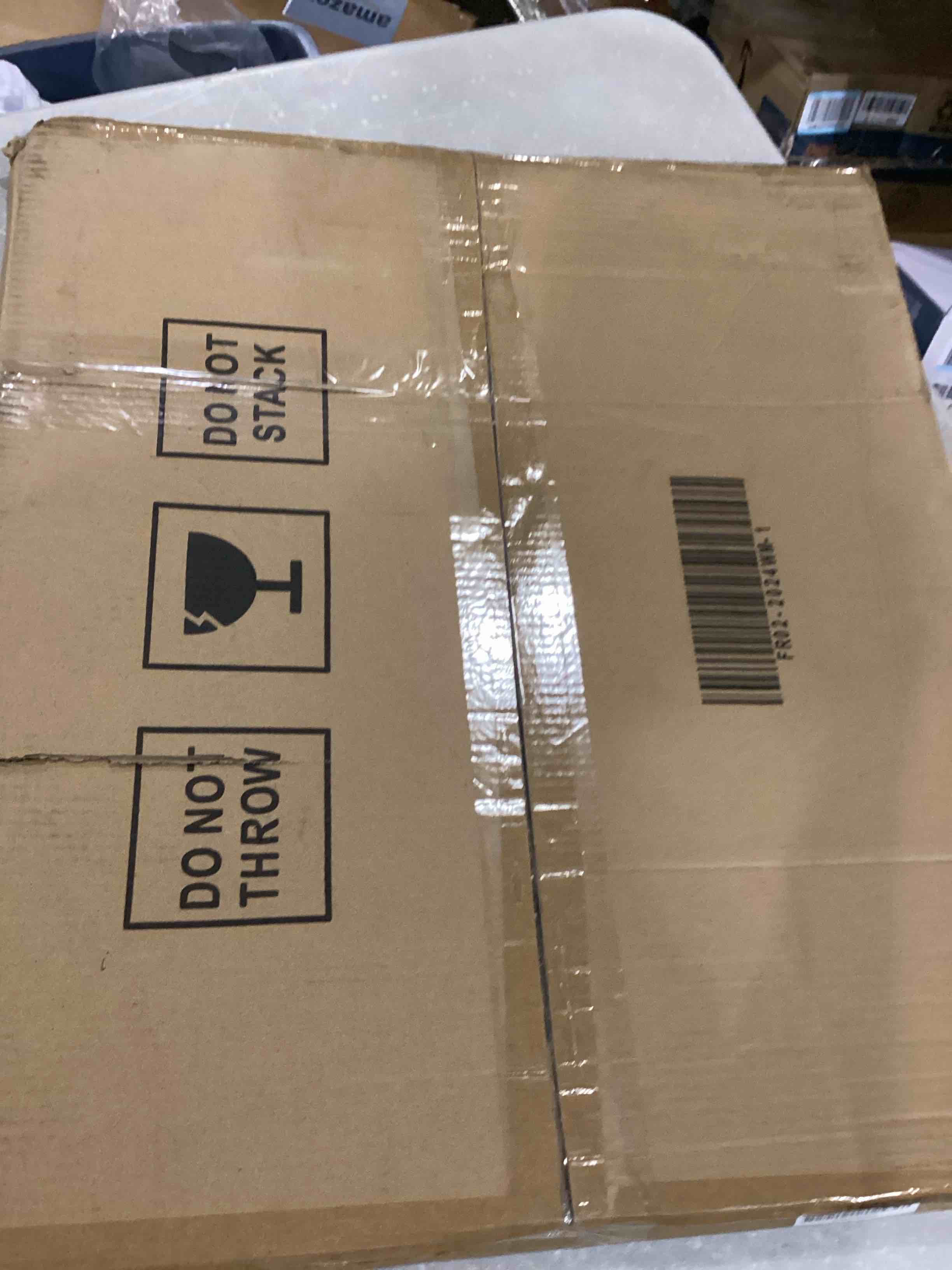 https://s3.amazonaws.com/lotting-images-prod/bidfta/BLU5830760_1718795982512.jpeg