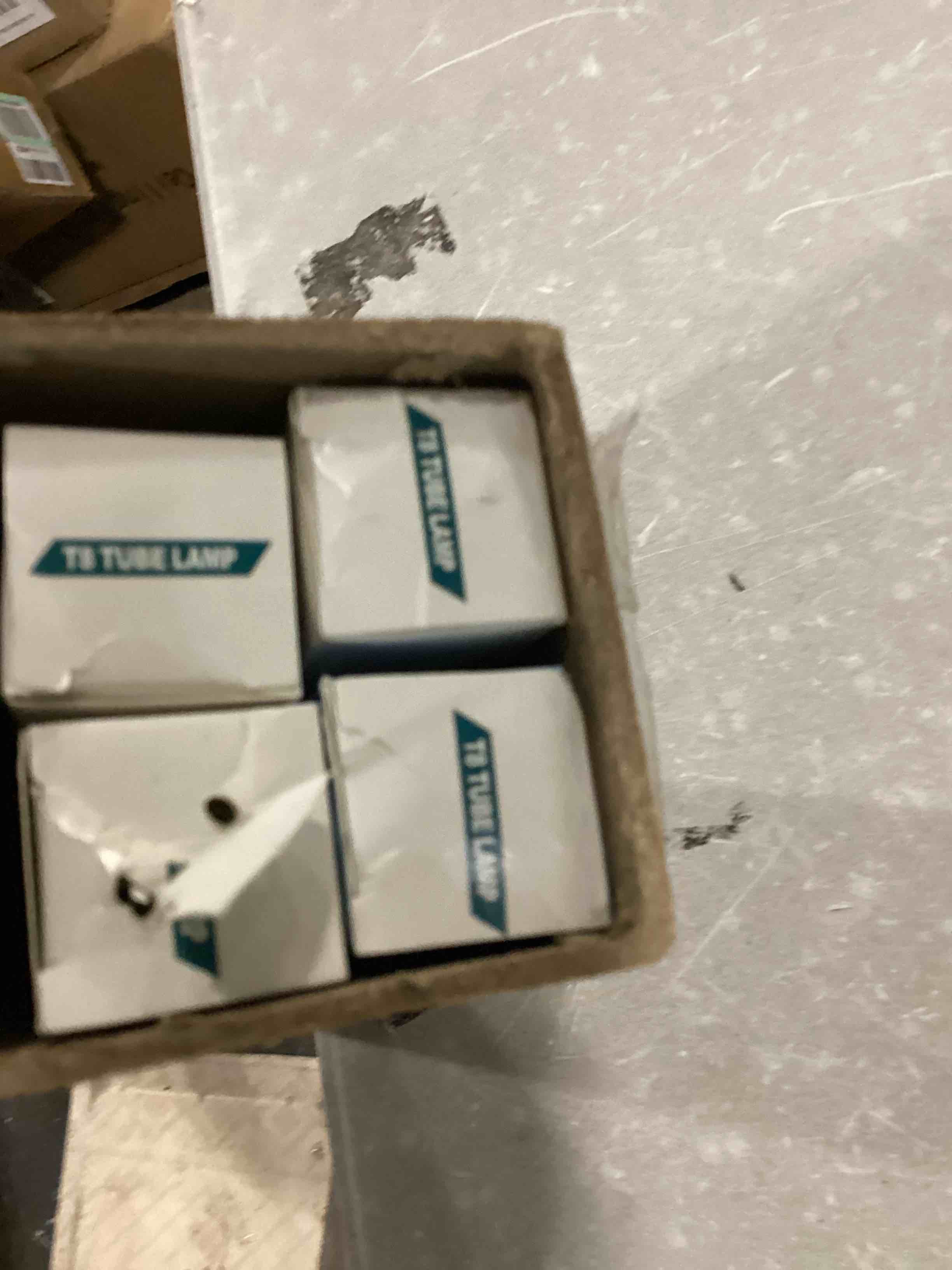 https://s3.amazonaws.com/lotting-images-prod/bidfta/BLU5830922_1718823831012.jpeg