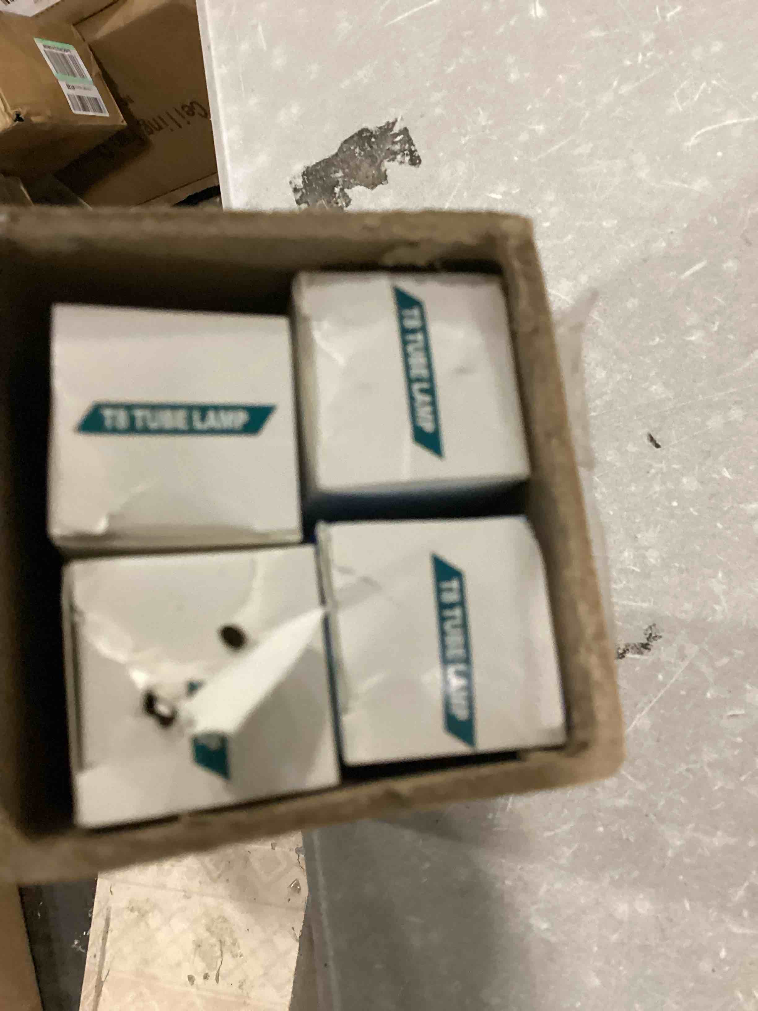 https://s3.amazonaws.com/lotting-images-prod/bidfta/BLU5830922_1718823831767.jpeg