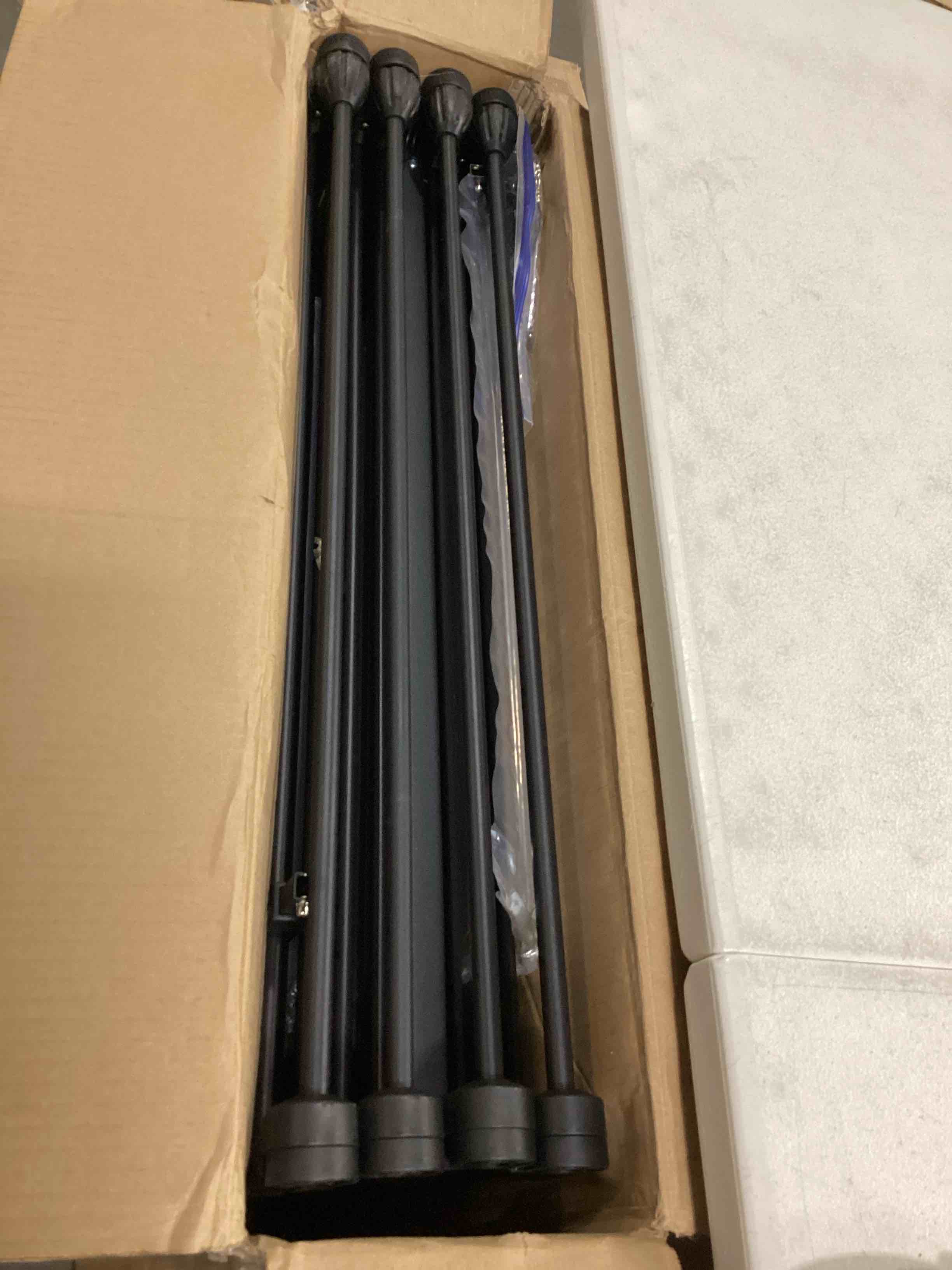 https://s3.amazonaws.com/lotting-images-prod/bidfta/BLU5830989_1717240653424.jpeg