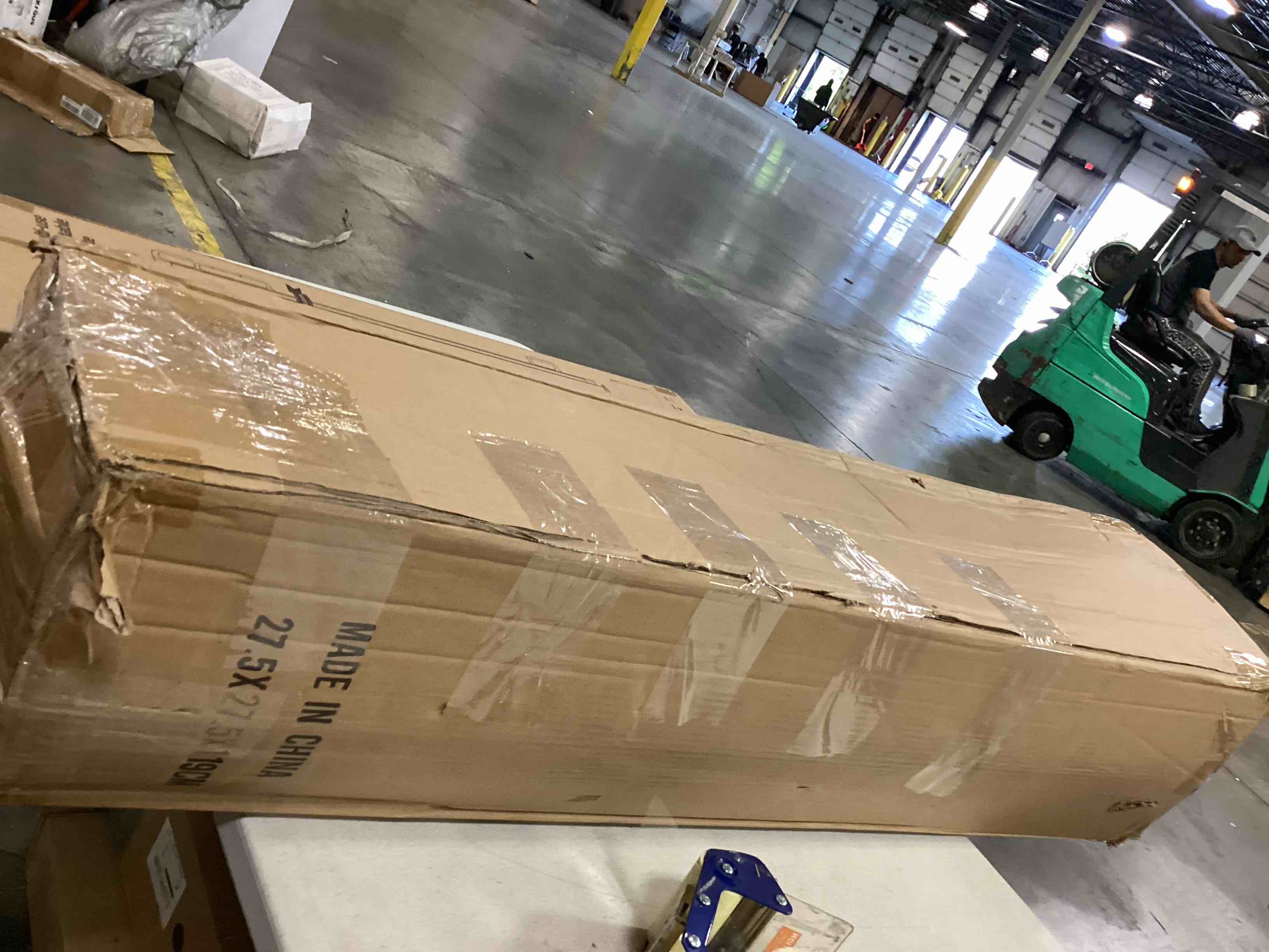 https://s3.amazonaws.com/lotting-images-prod/bidfta/BLU5831931_1718194414725.jpeg
