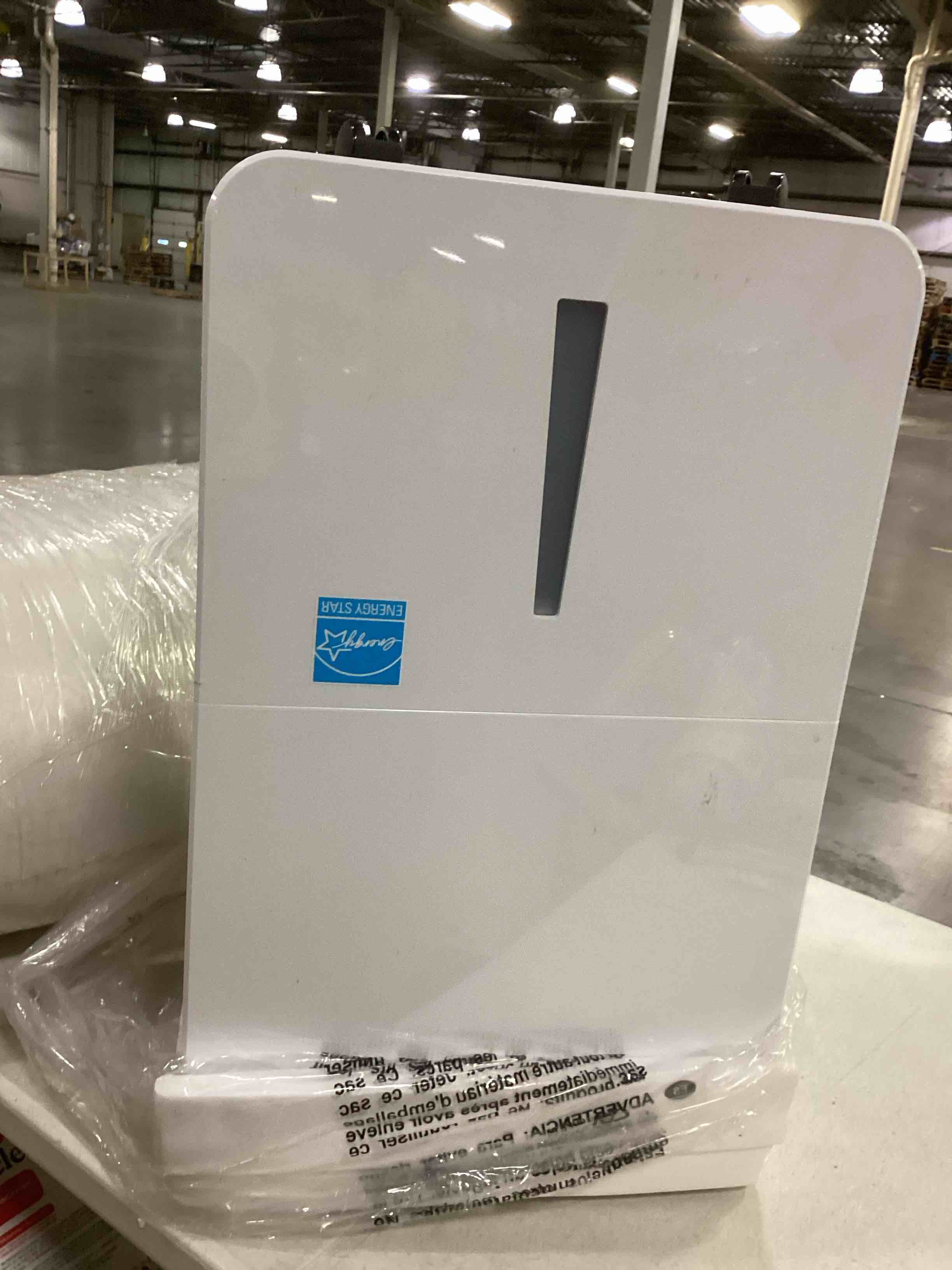 https://s3.amazonaws.com/lotting-images-prod/bidfta/BLU5832314_1718624104975.jpeg