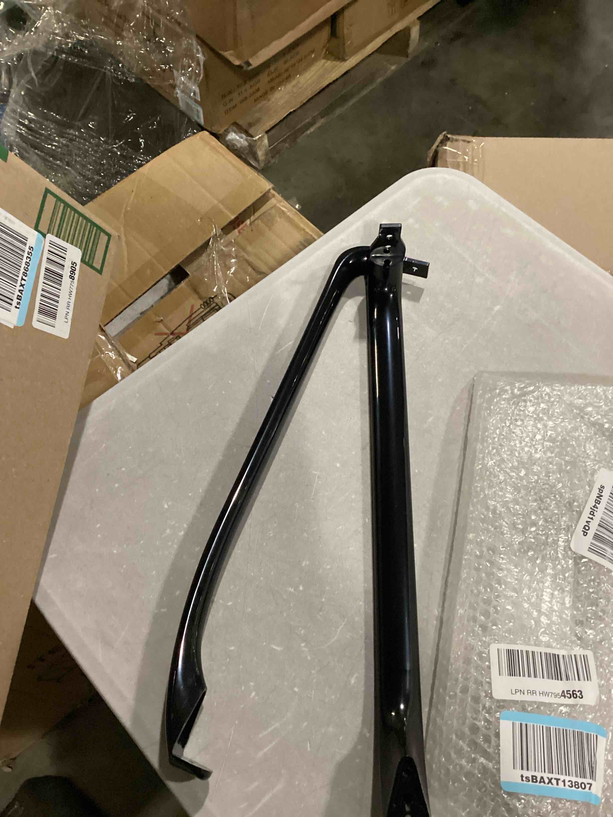 https://s3.amazonaws.com/lotting-images-prod/bidfta/BLU5832576_1717680807962.jpeg