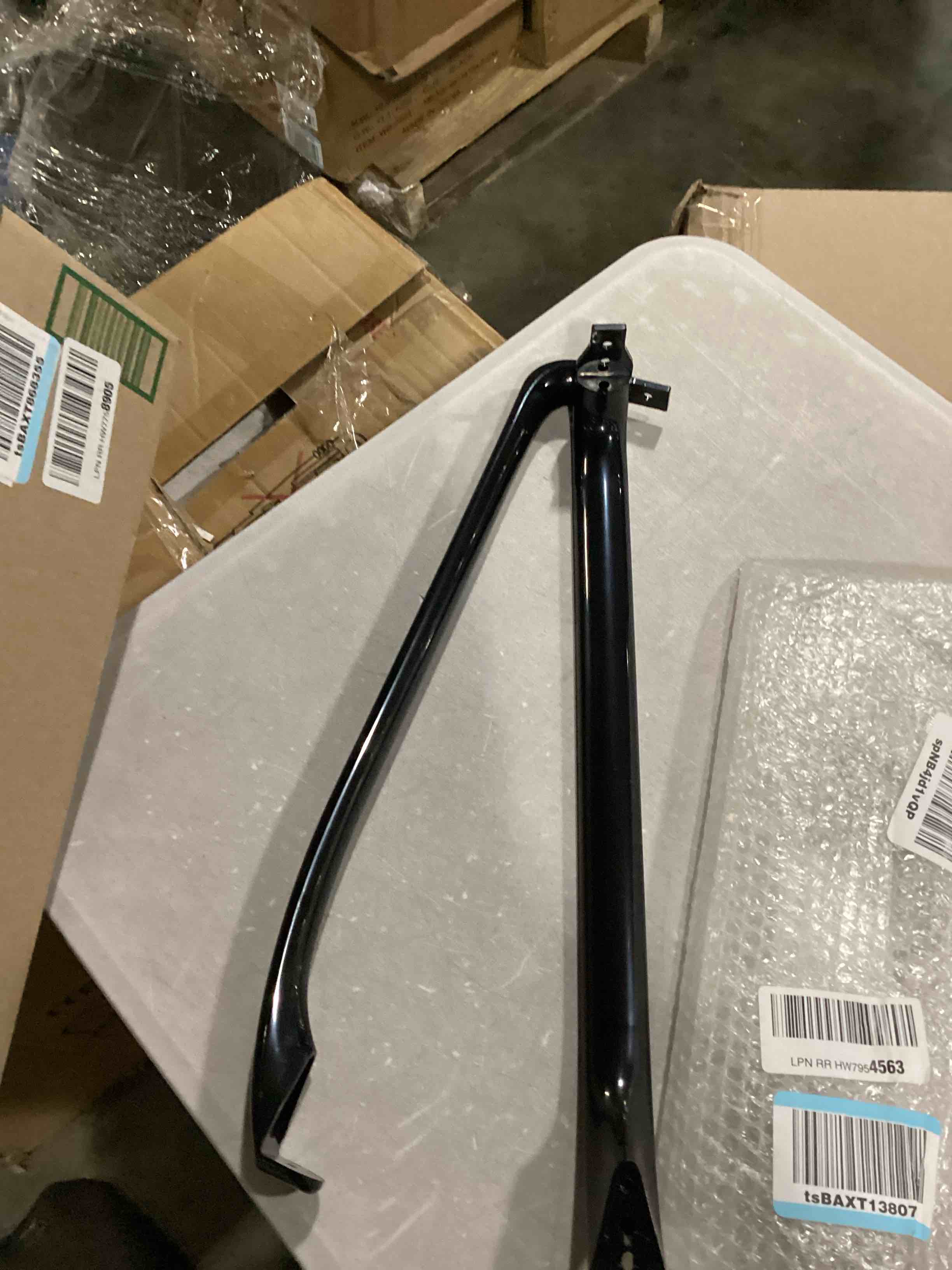 https://s3.amazonaws.com/lotting-images-prod/bidfta/BLU5832576_1717680809183.jpeg