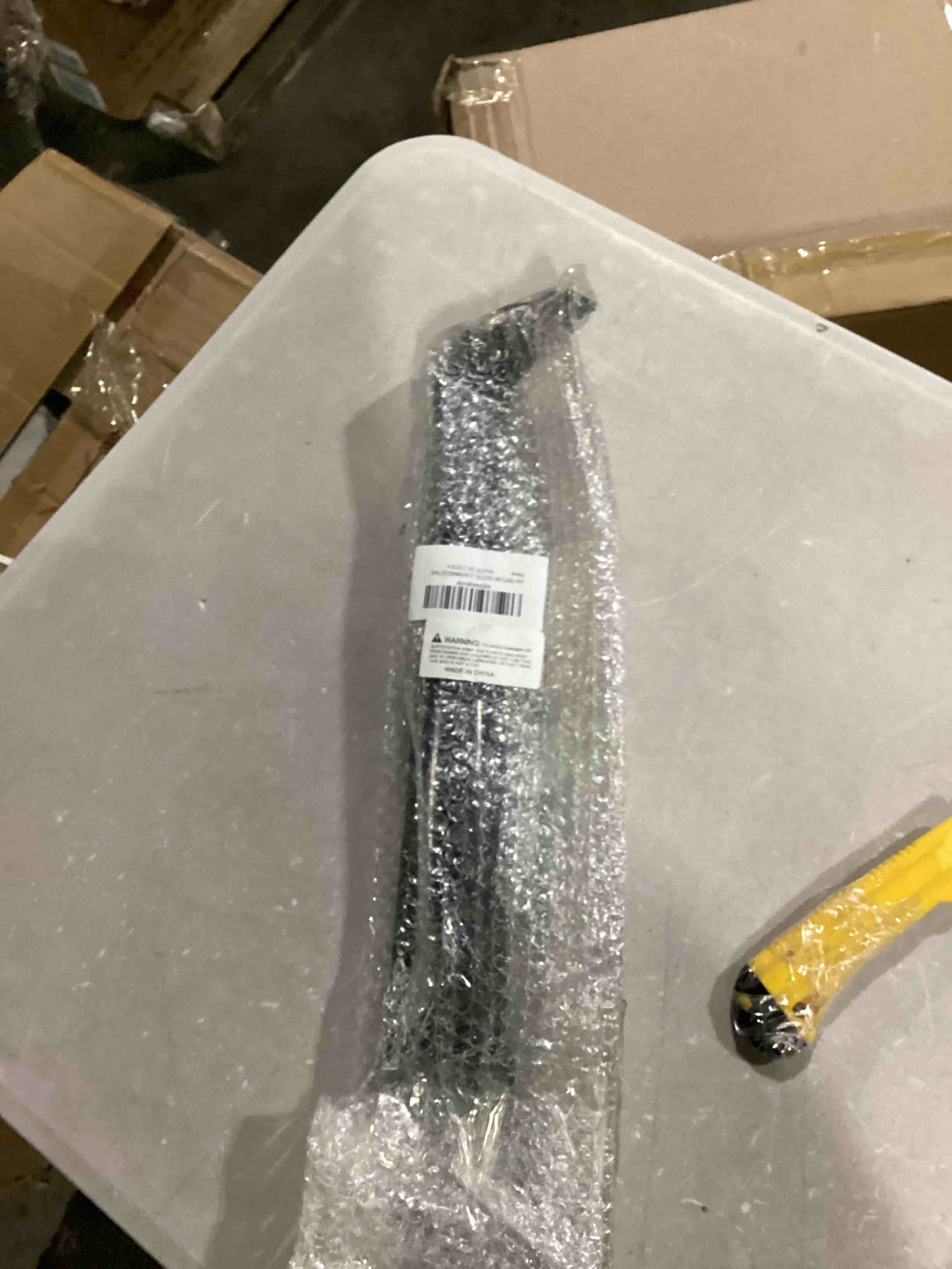 https://s3.amazonaws.com/lotting-images-prod/bidfta/BLU5832576_1717680850552.jpeg